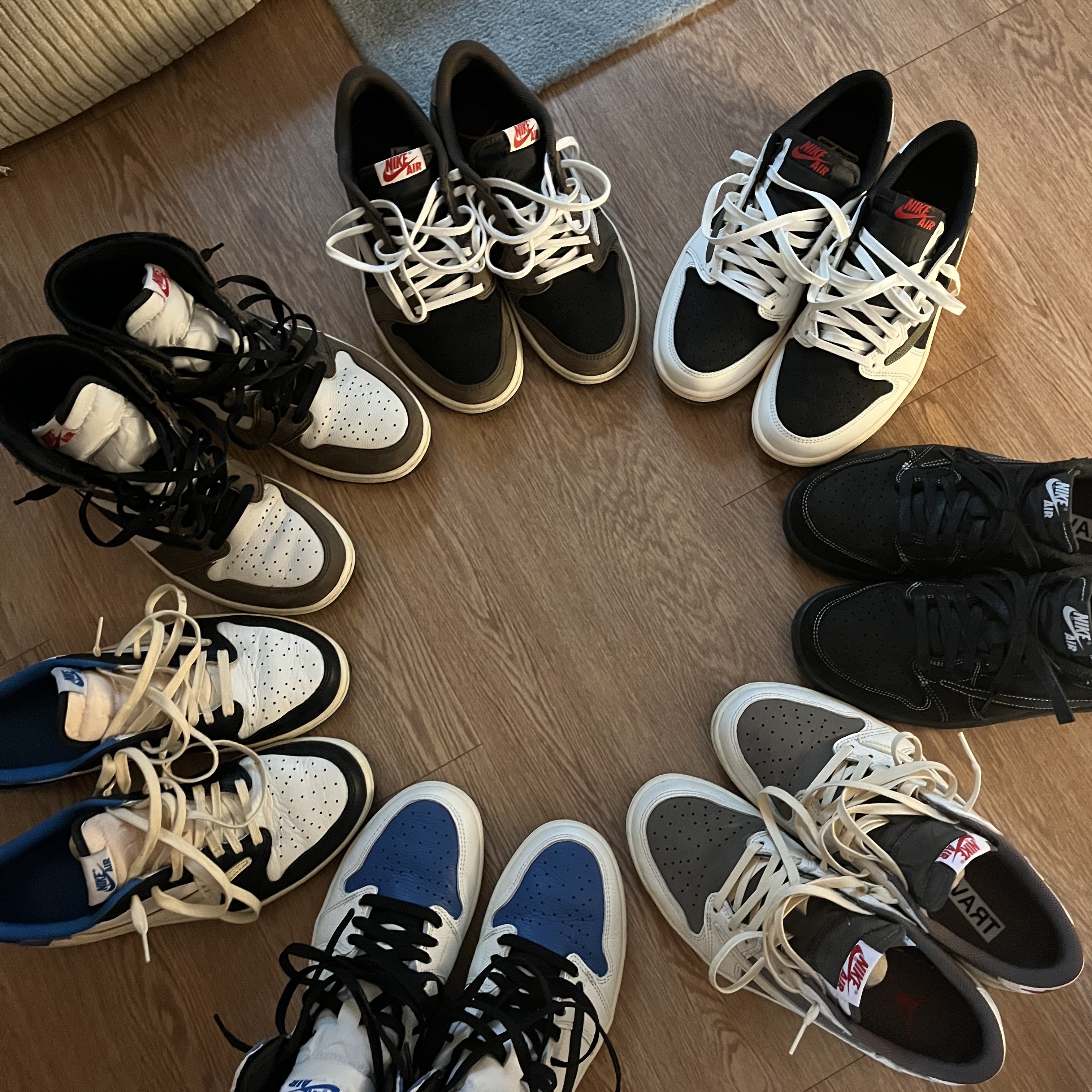 (W) Jordan 1 x Travis Scott Retro Low OG SP Medium Olive, Jordan 1 x Travis Scott Retro Low OG SP Black Phantom 착용 스타일