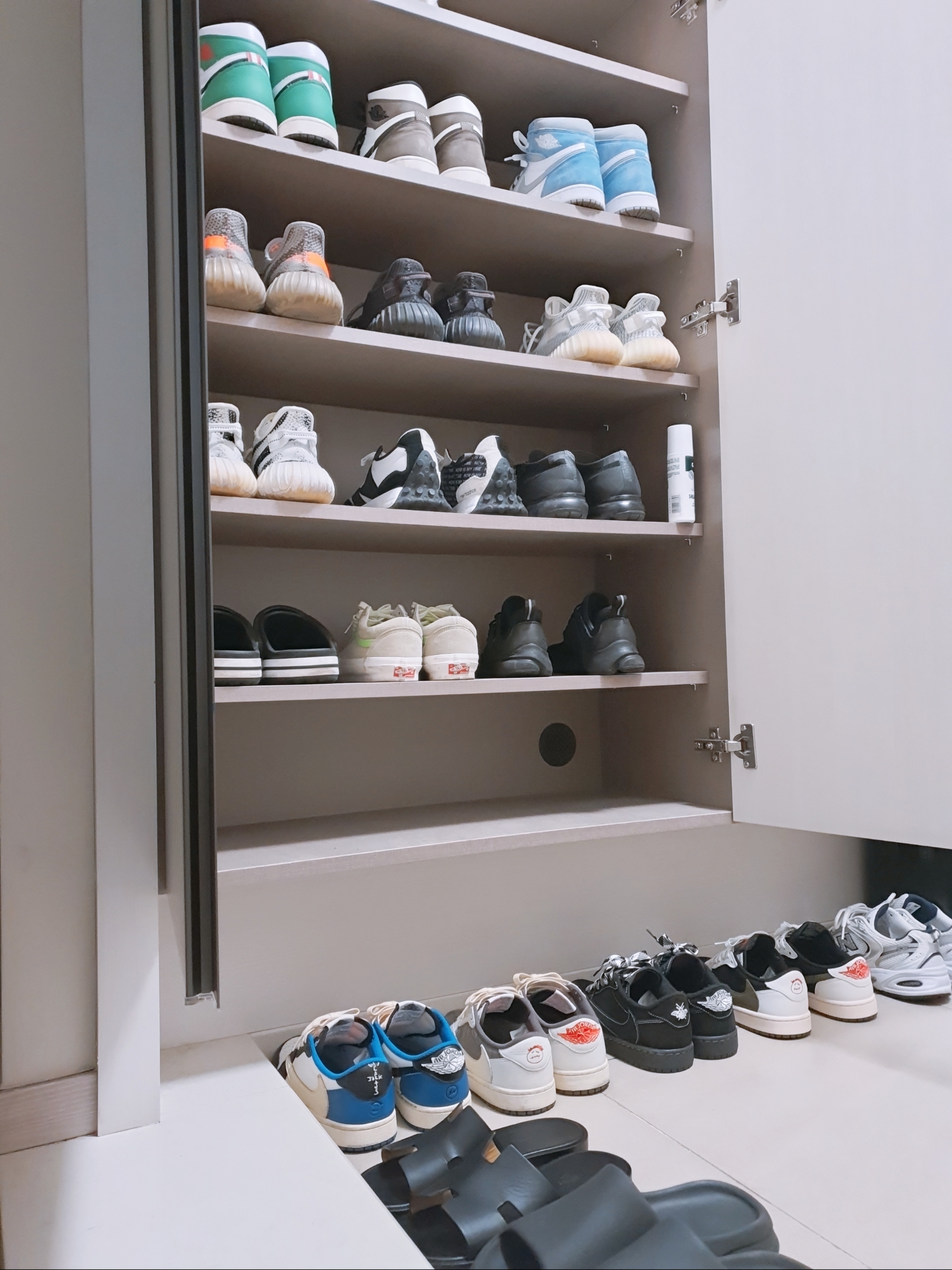 (W) Jordan 1 x Travis Scott Retro Low OG SP Medium Olive, Jordan 1 x Travis Scott Retro Low OG SP Black Phantom 착용 스타일
