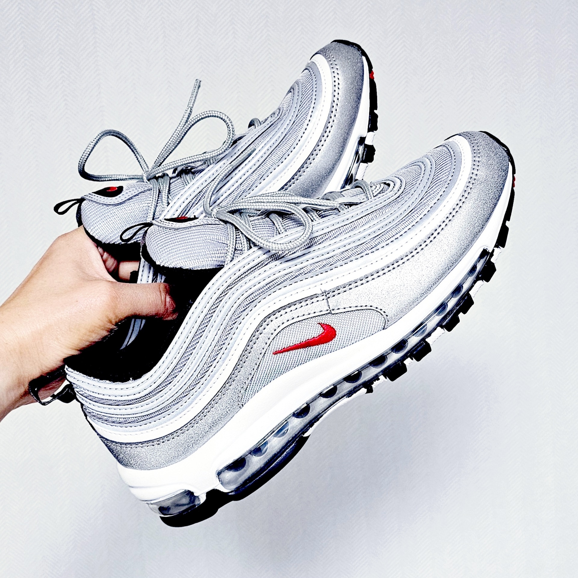 Nike Air Max 97 OG Silver Bullet 2022 착용 스타일 - 5