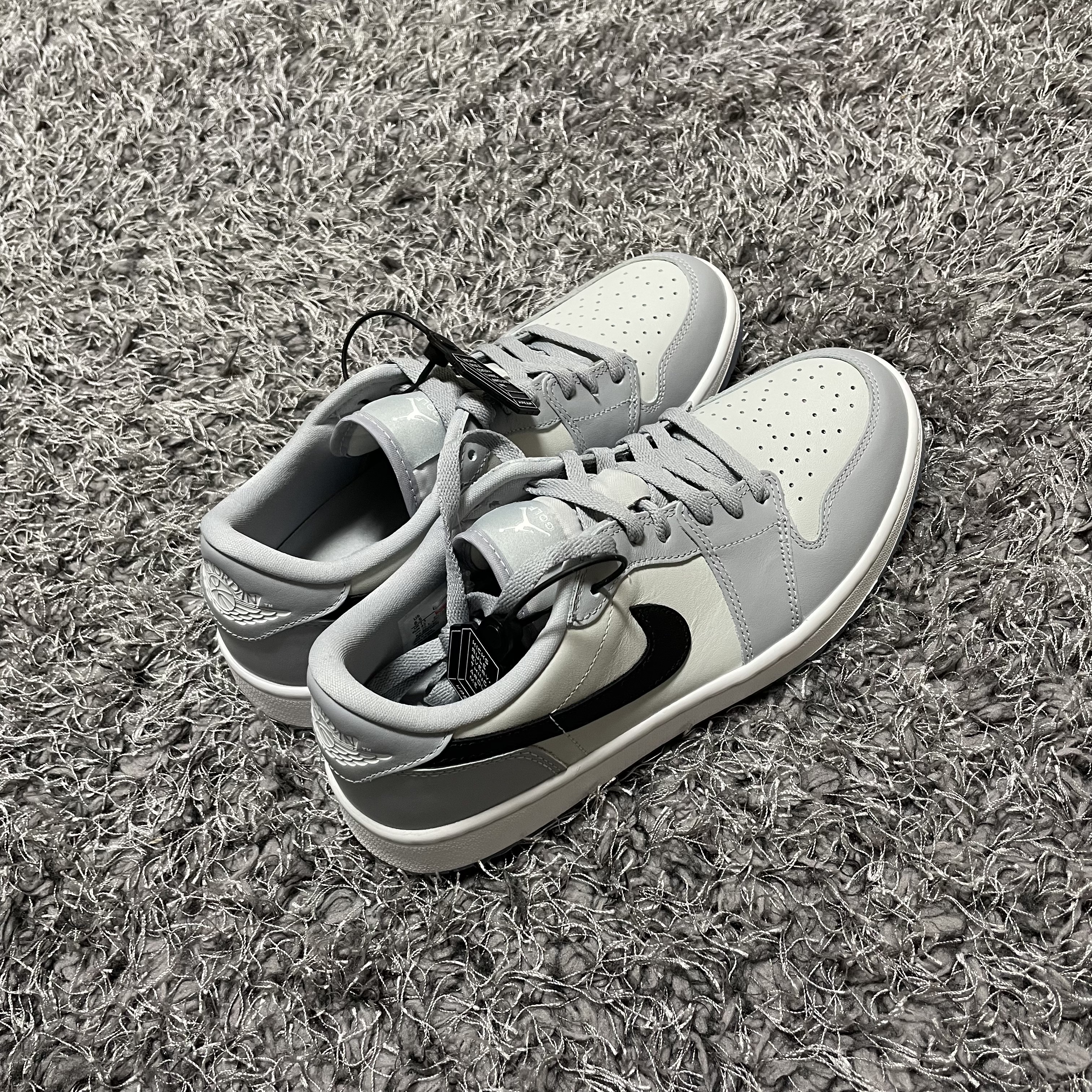 Jordan 1 Low Golf Wolf Grey 착용 스타일 - 1