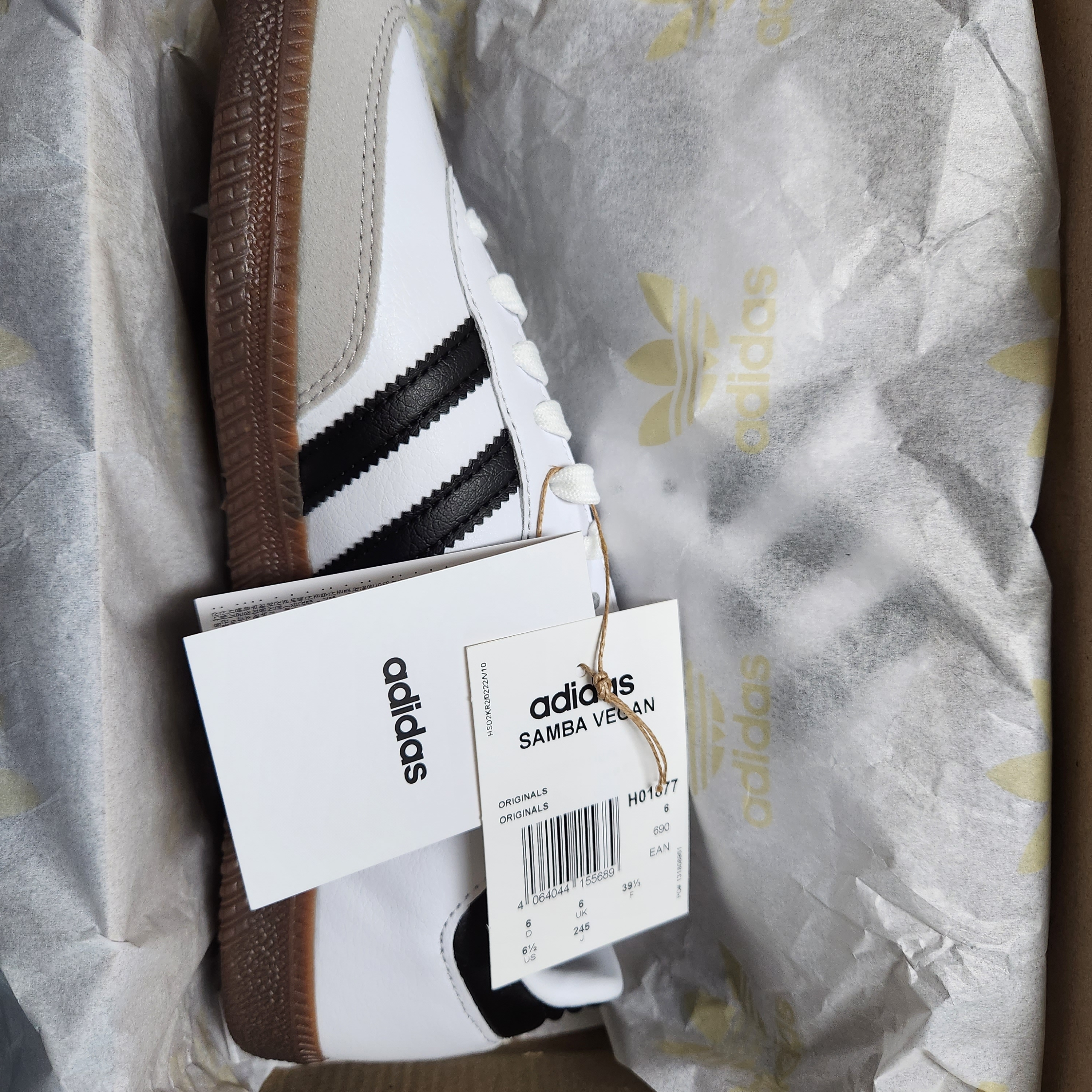Adidas Samba Vegan White Black 착용 스타일