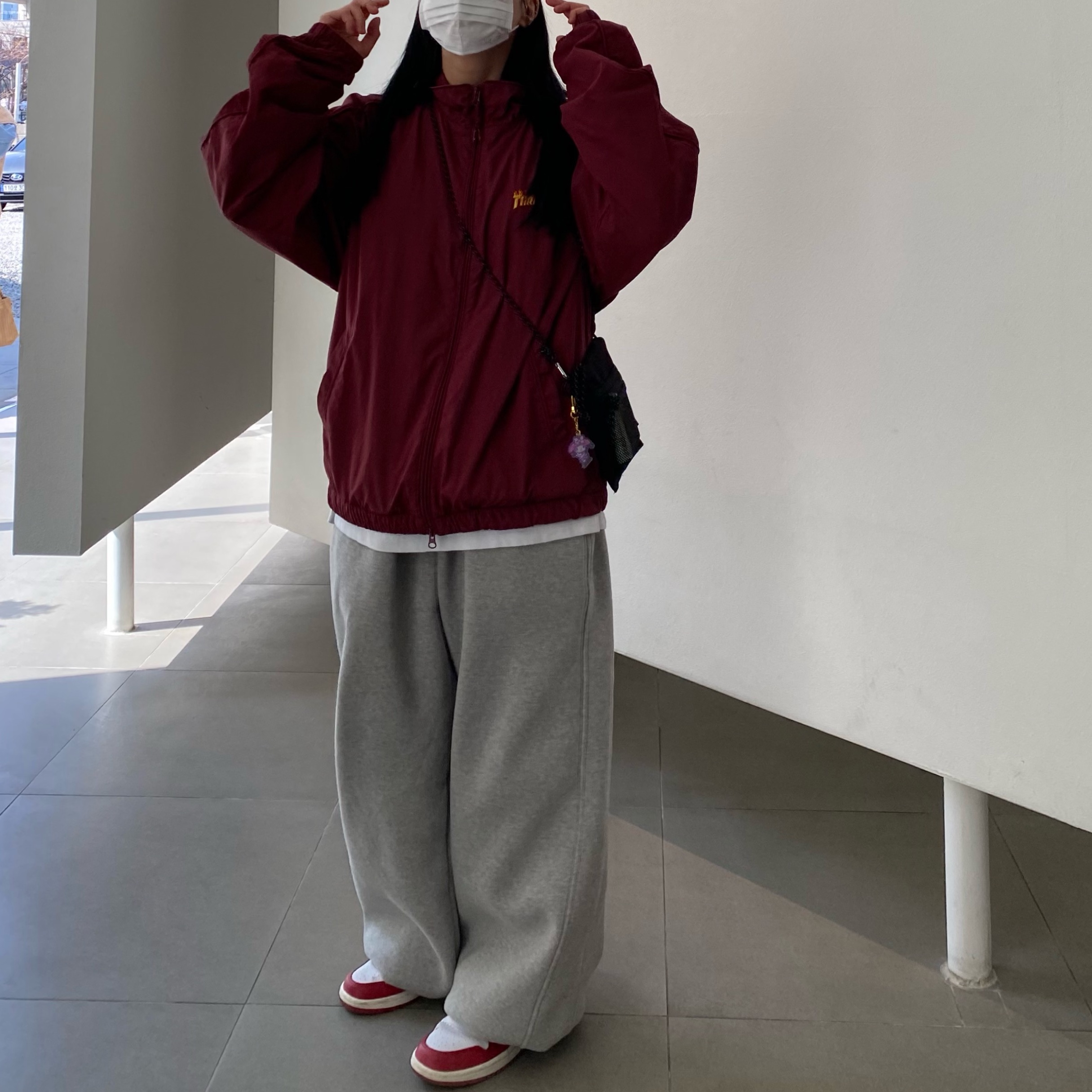 (W) Jordan 1 Low White Gym Red 착용 스타일 - 2