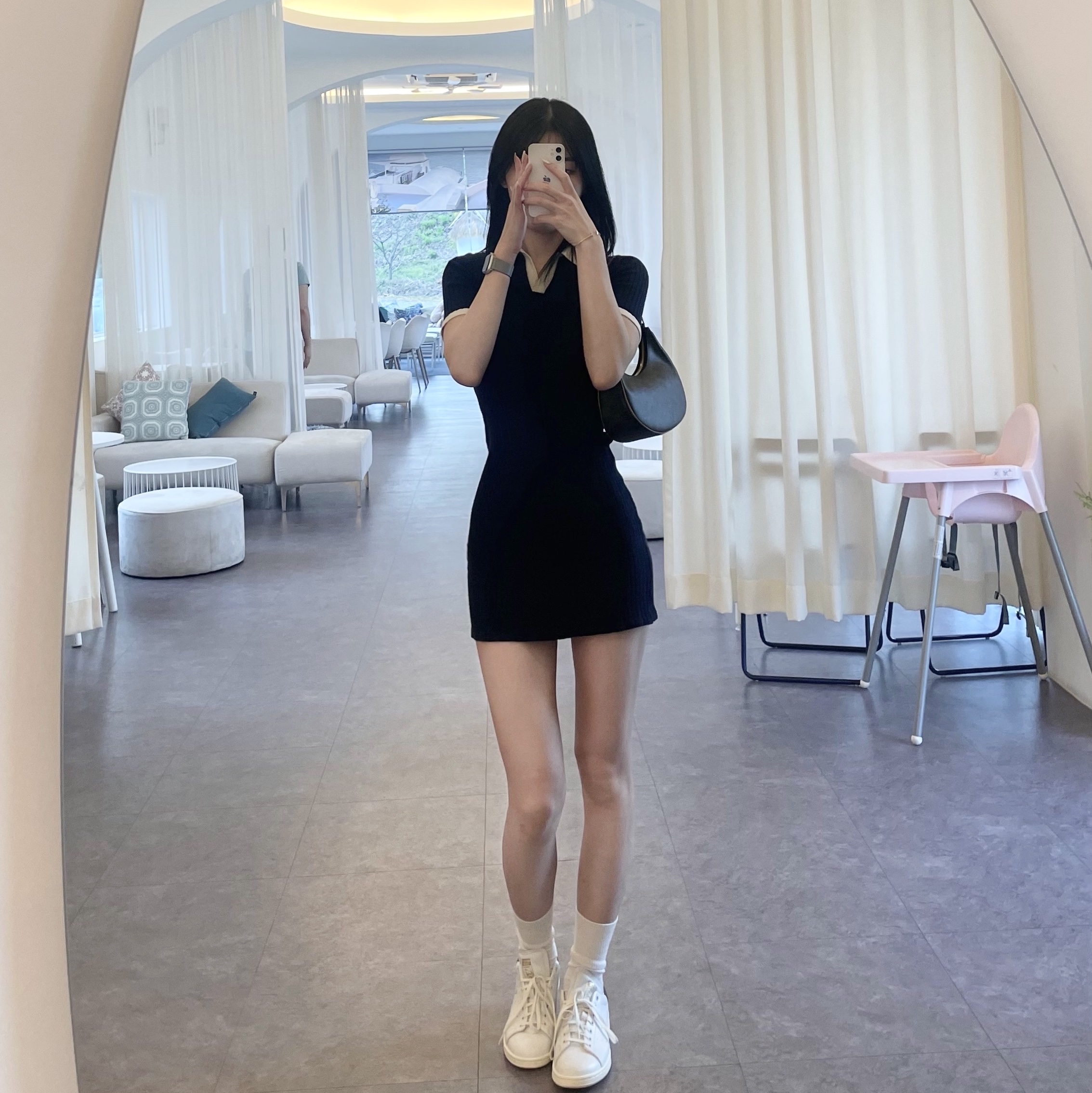 셀린느 트리옹프 캔버스 & 카프스킨 아바백 탄 착용 스타일 - 3