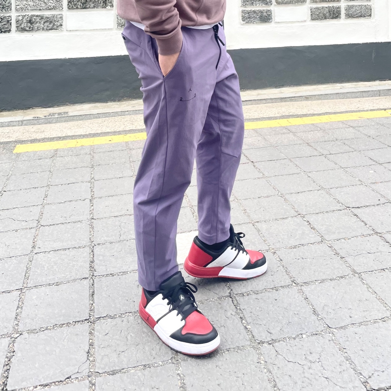 Jordan Nu Retro 1 Low Varsity Red 착용 스타일 - 1