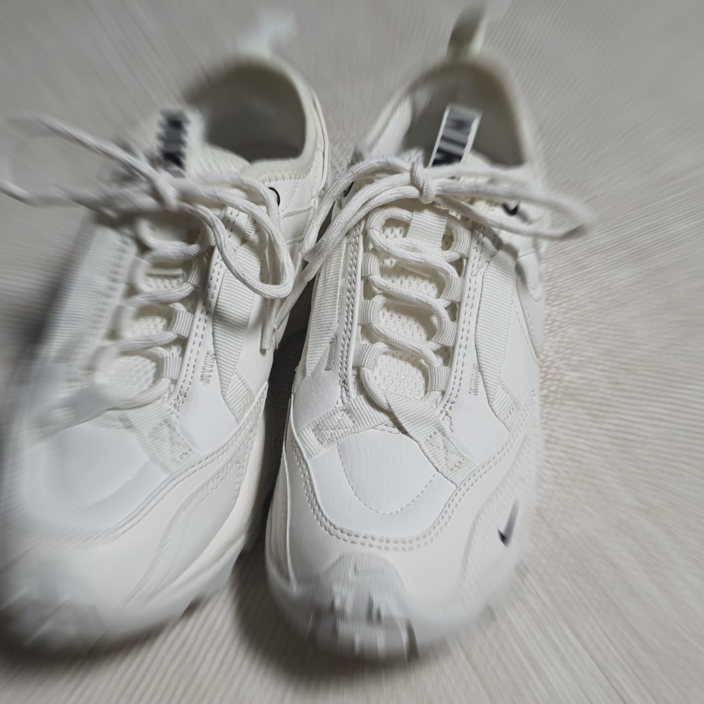 (W) Nike TC 7900 Summit White 착용 스타일 - 4
