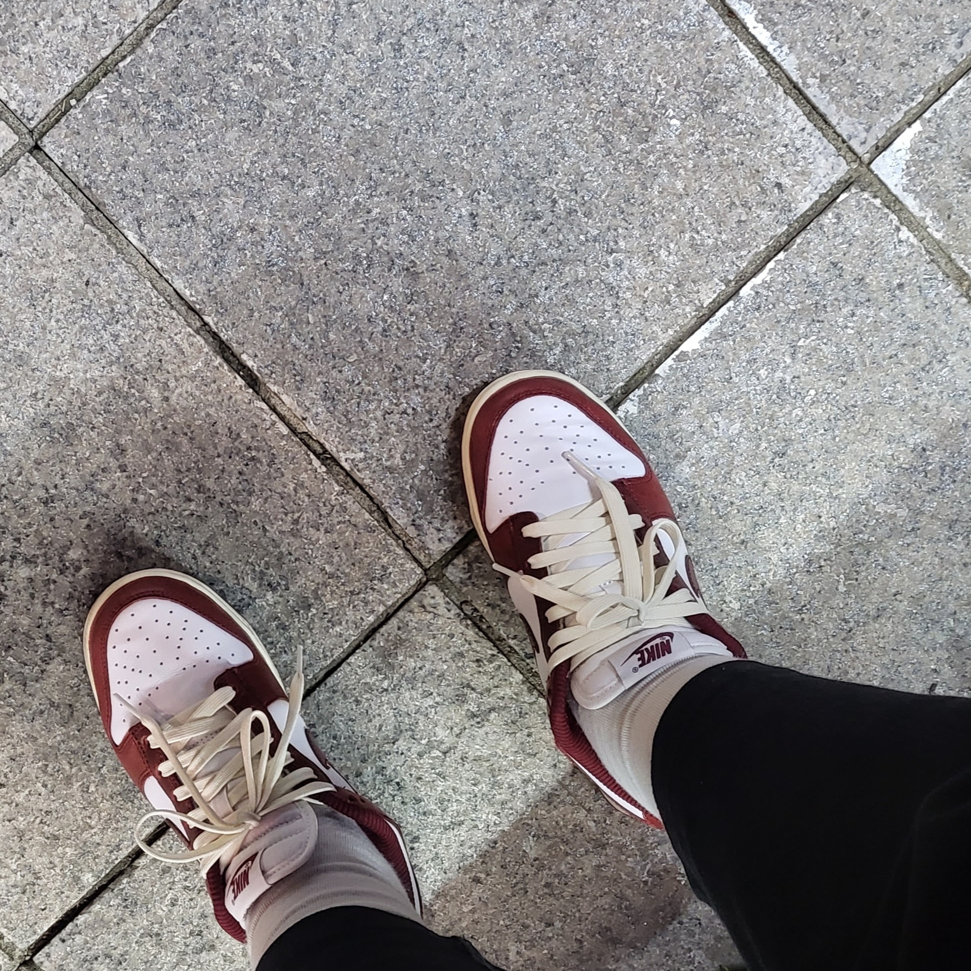 (W) Nike Dunk Low Retro PRM Team Red and White, Nike x Peaceminusone LS T-Shirt Black (DR0098-010) 착용 스타일