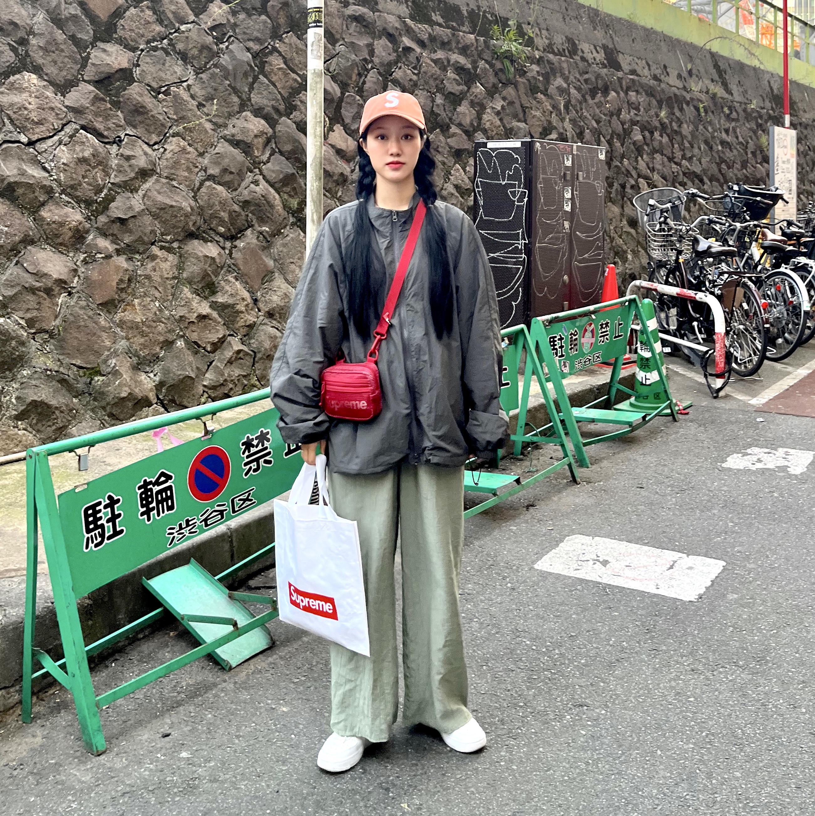 Supreme Cordura Ripstop S Logo 6-Panel Coral - 23SS, Supreme Small Shoulder Bag Dark Red - 20SS 착용 스타일 - 3