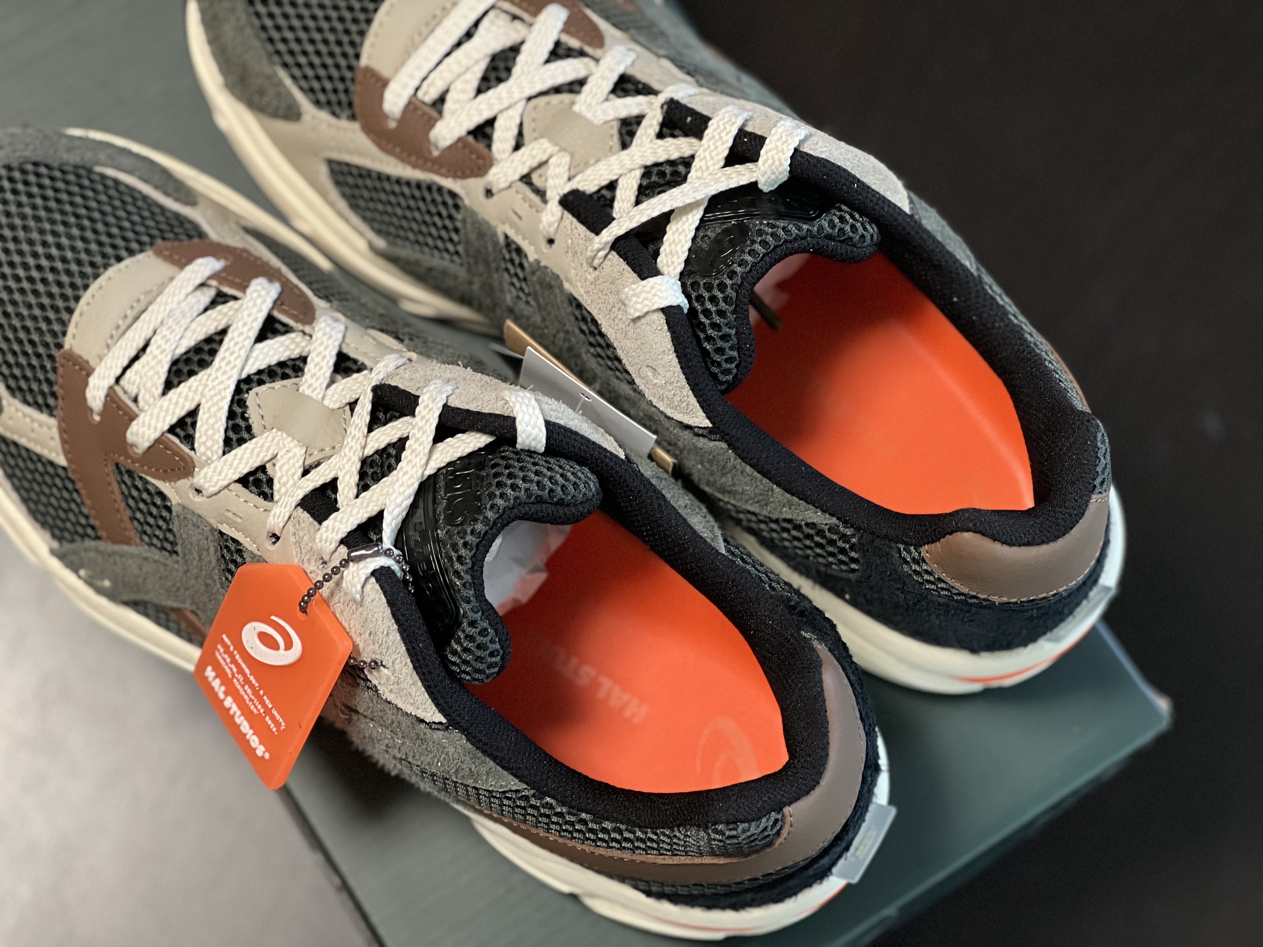 Asics x Hal Studios Gel-1130 MK-II Forest 착용 스타일 - 4