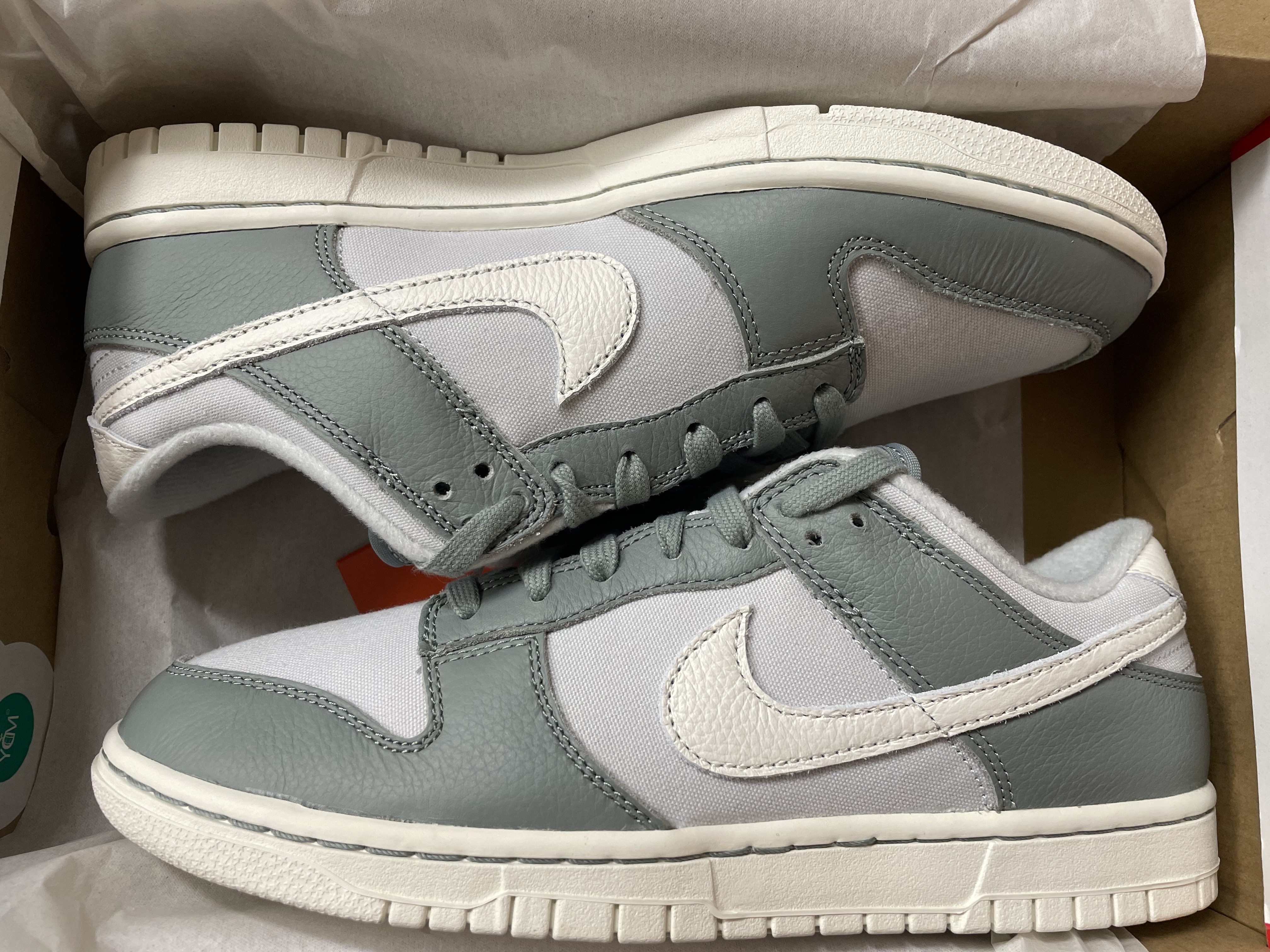 Nike Dunk Low Mica Green 착용 스타일