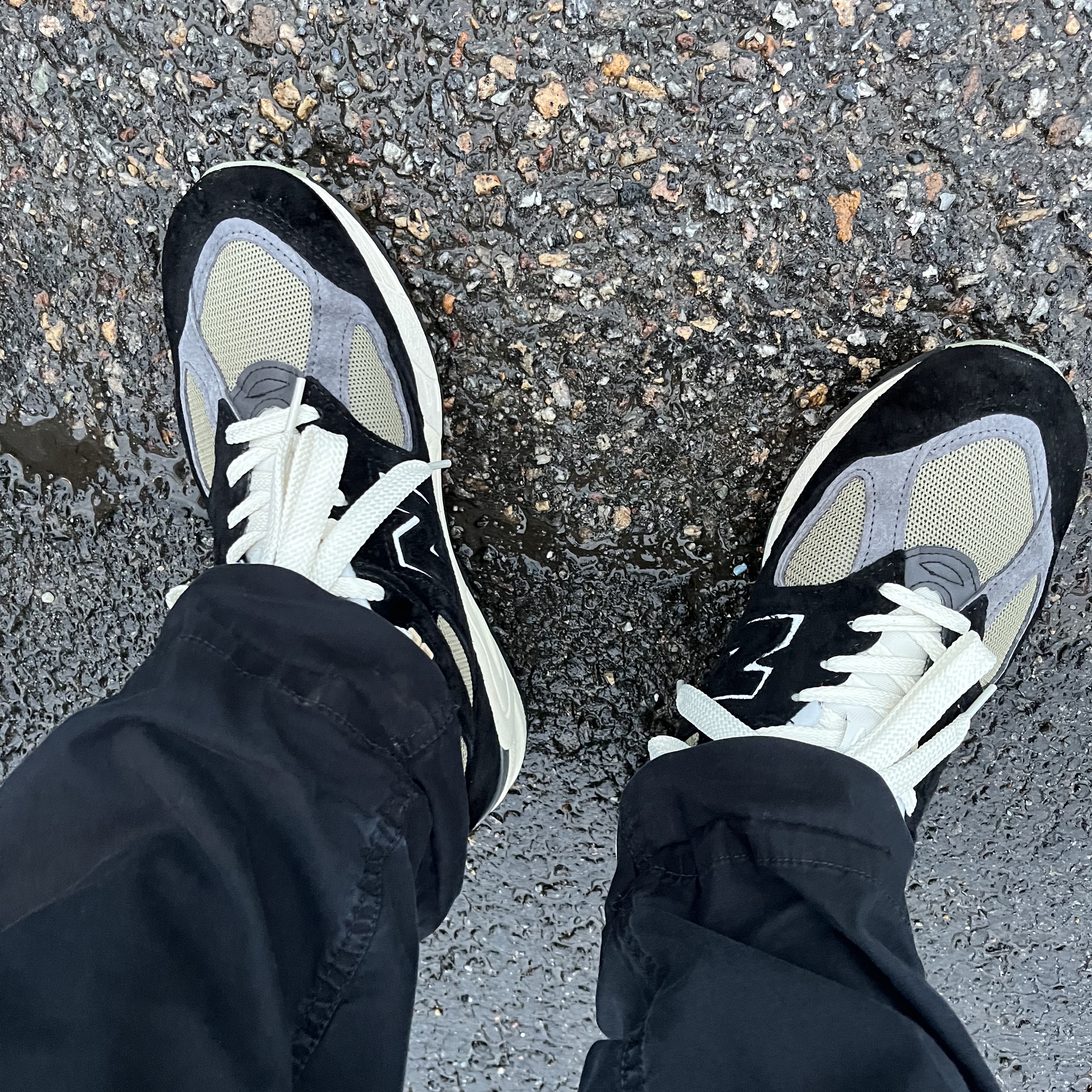 New Balance 990v2 Made in USA Black True camo 착용 스타일