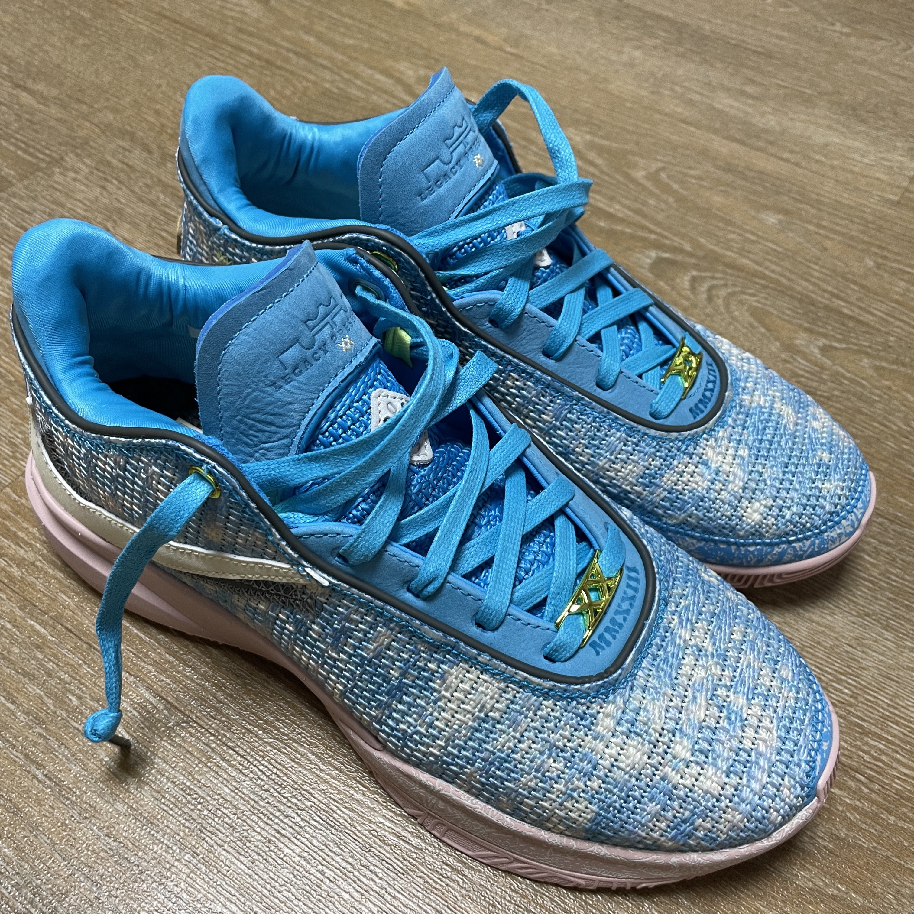Nike LeBron XX ASW EP Blue Lightning Coconut Milk 착용 스타일