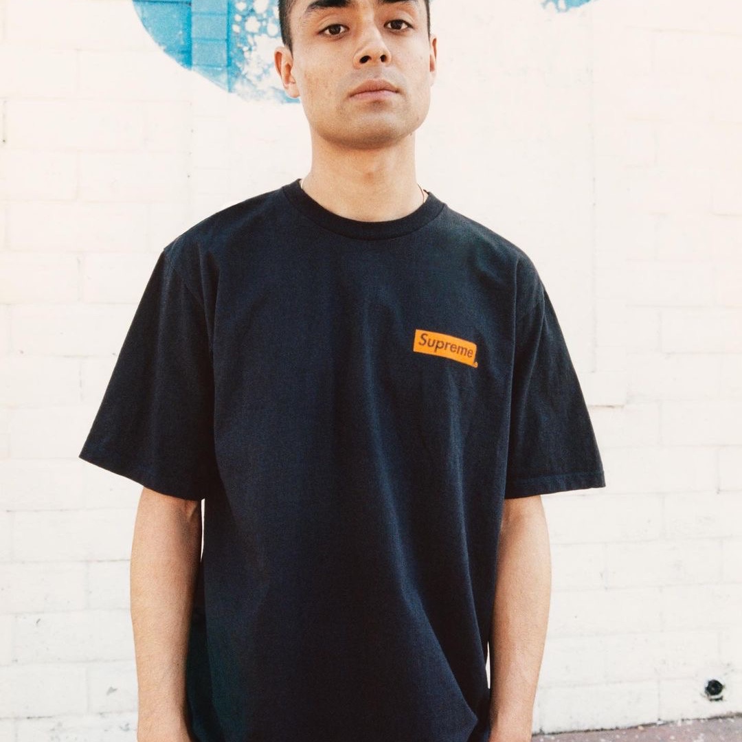 Supreme Body Snatchers T-Shirt Navy - 23SS 착용 스타일 - 1