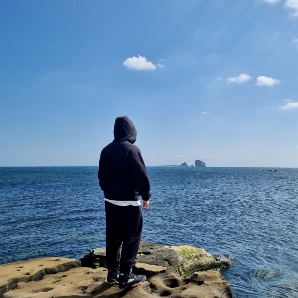 (W) Jordan 5 Retro Gore-Tex Off Noir Fire Red 착용 스타일