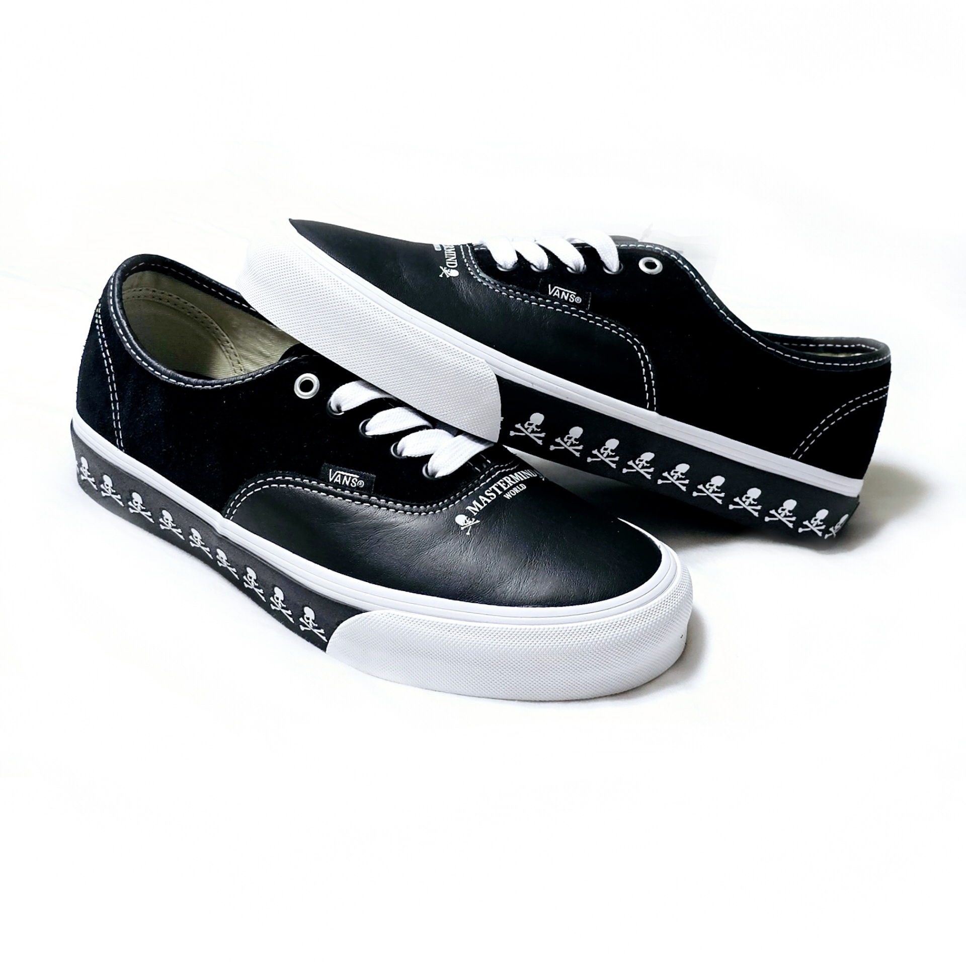 Vans Vault x Mastermind World Authentic LX Black 착용 스타일 - 4
