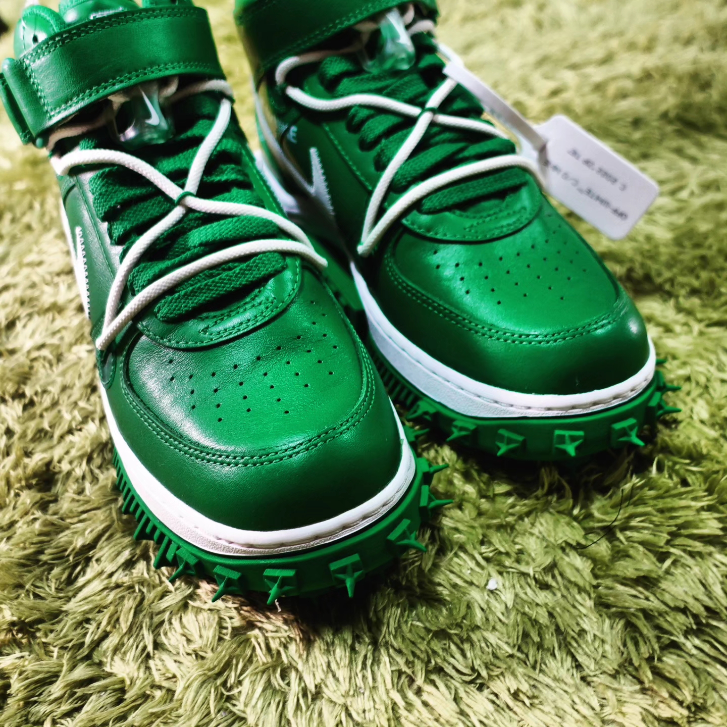 Nike x Off-White Air Force 1 Mid SP Leather Pine Green 착용 스타일 - 2