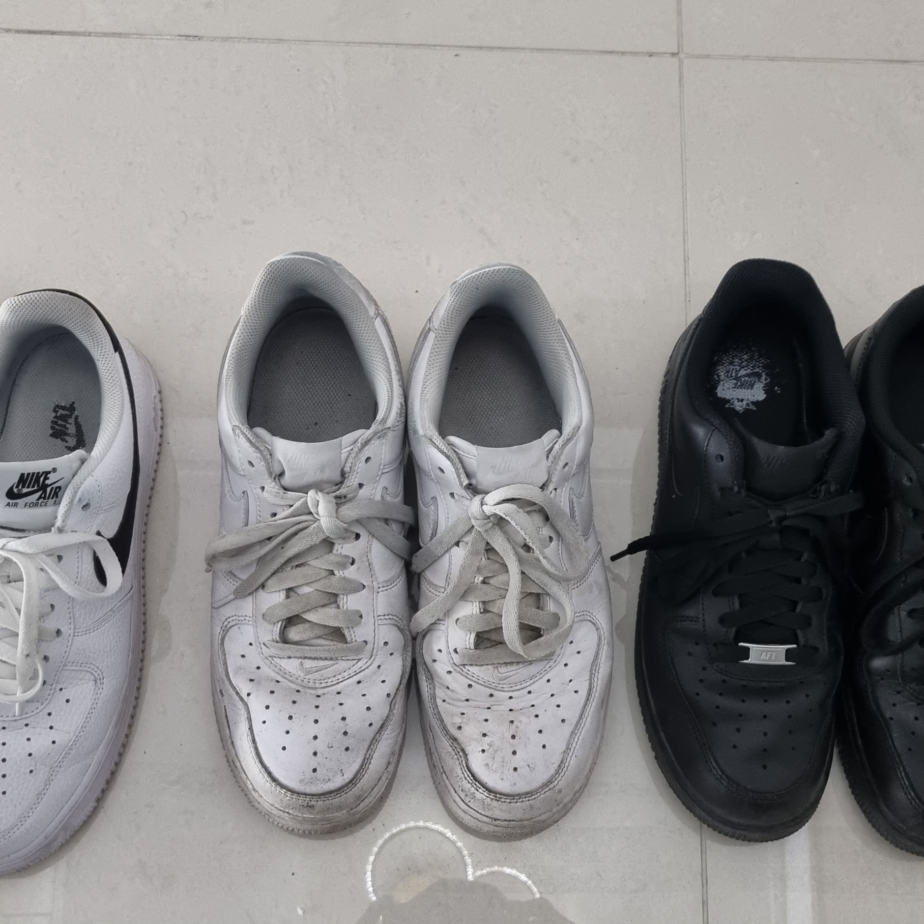Nike Air Force 1 '07 Craft Triple White, Nike Air Force 1 '07 Low Triple Black 착용 스타일 - 1