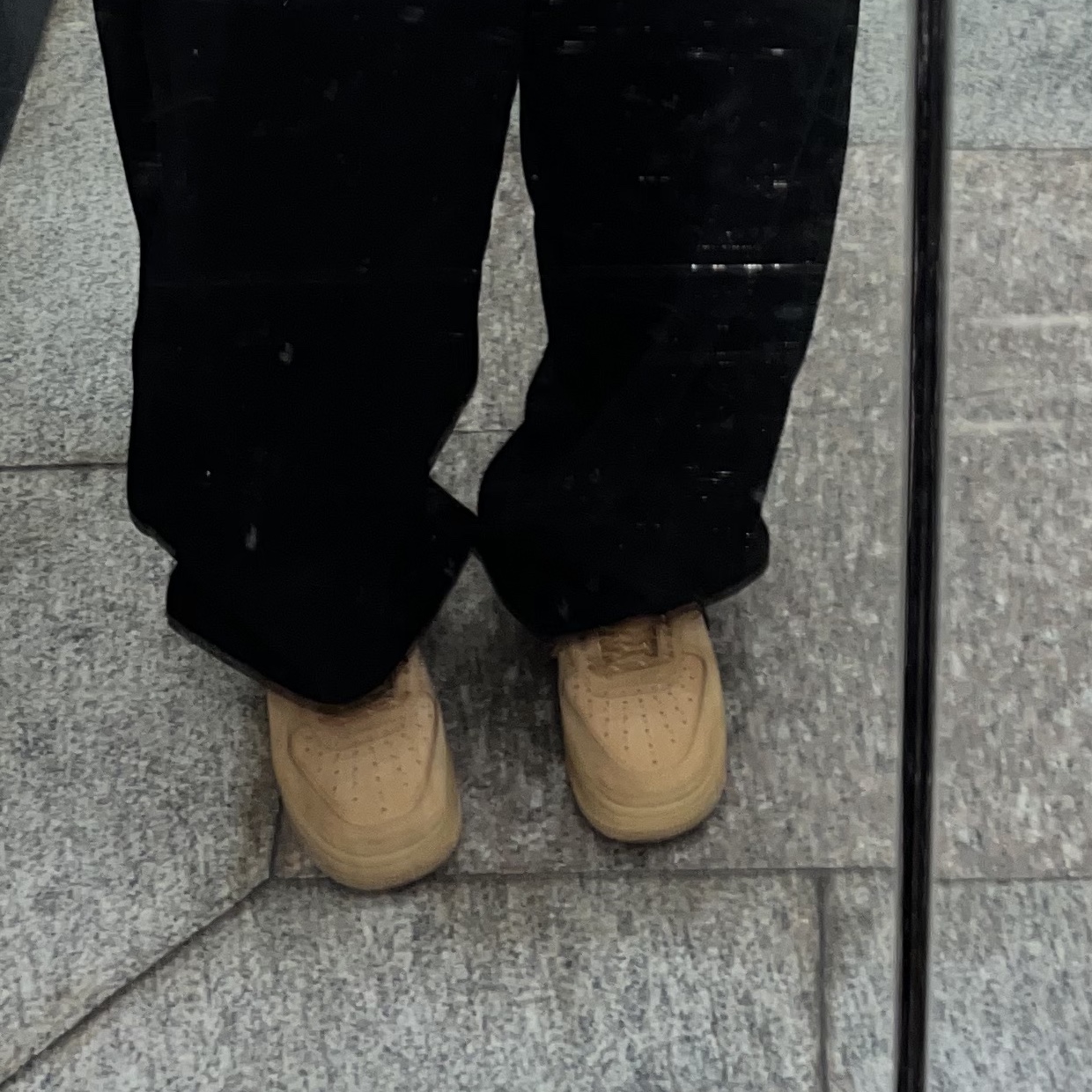 Nike Air Force 1 '07 WB Flax 착용 스타일