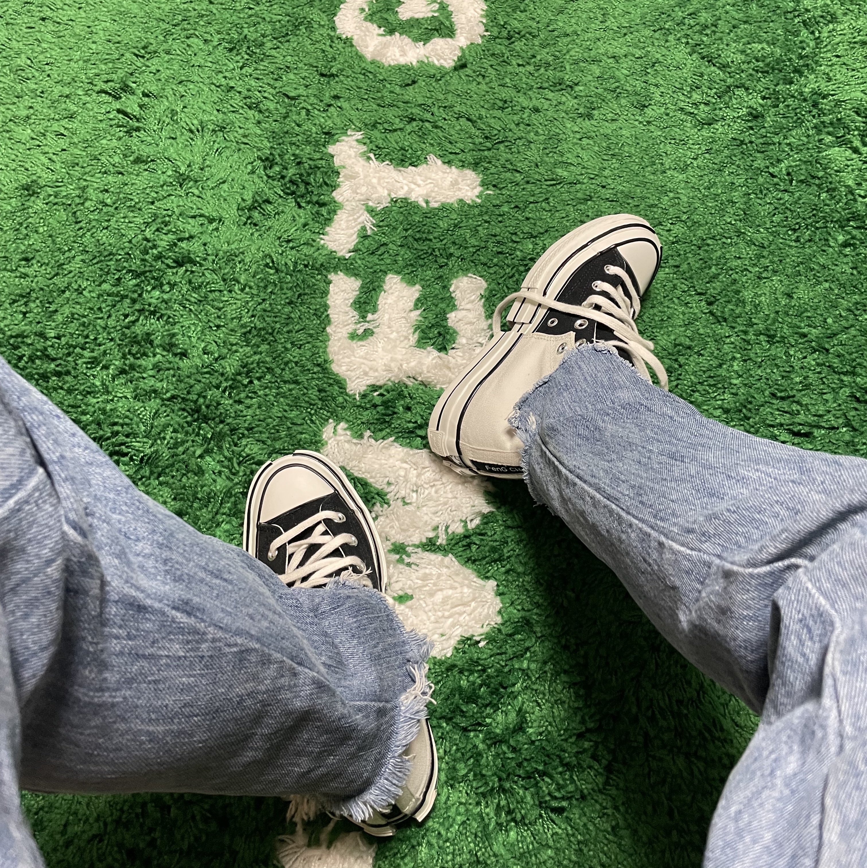 IKEA x Virgil Abloh Markerad Wet Grass Rug Green, Converse x Feng Chen Wang Chuck 70 2-in-1 Natural Ivory Black 착용 스타일