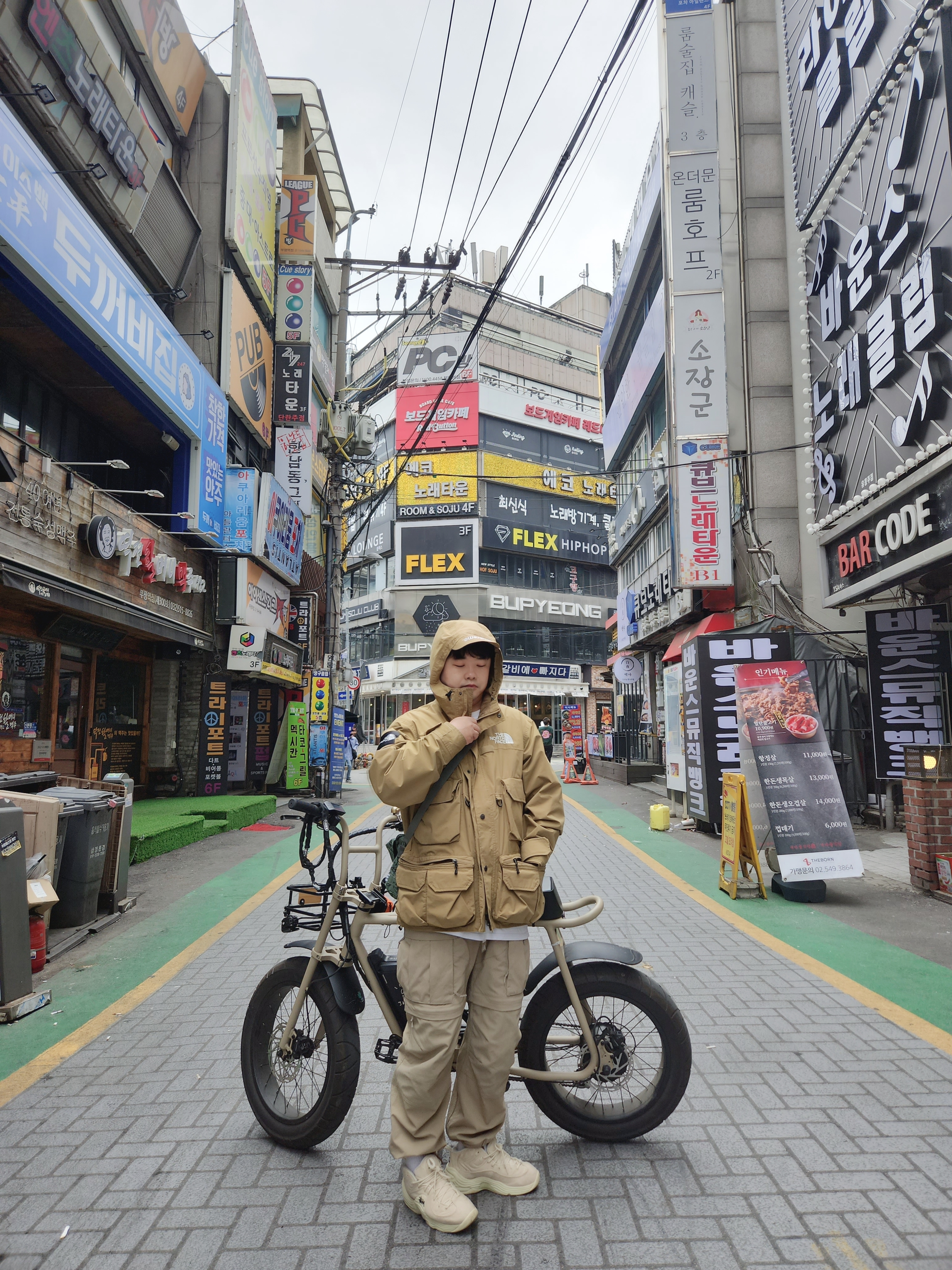 Supreme x The North Face Cargo Jacket Gold - 20SS, Nike ACG Smith Summit Pants Khaki - Asia 착용 스타일 - 1