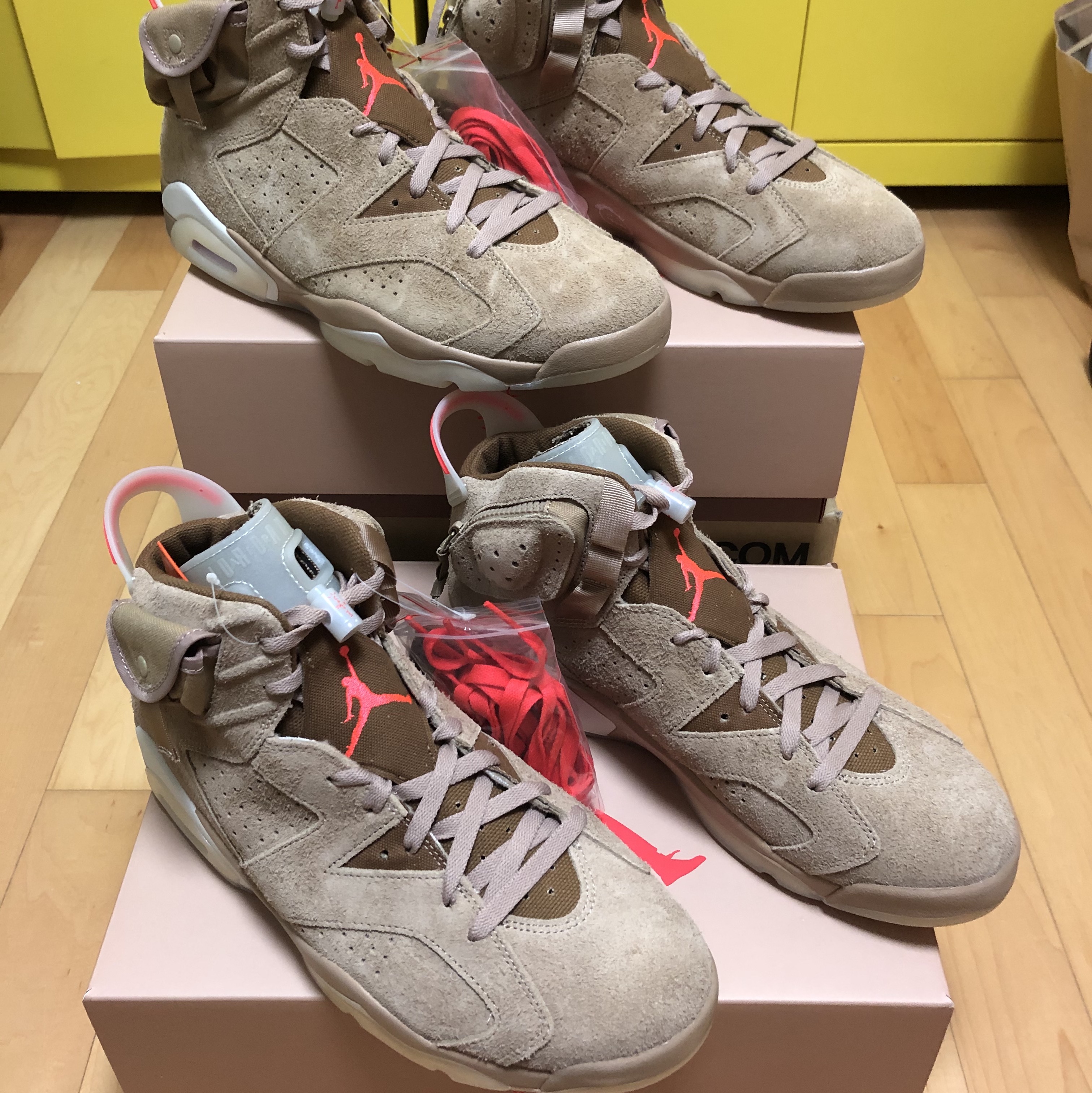Jordan 6 x Travis Scott Retro SP British Khaki 착용 스타일