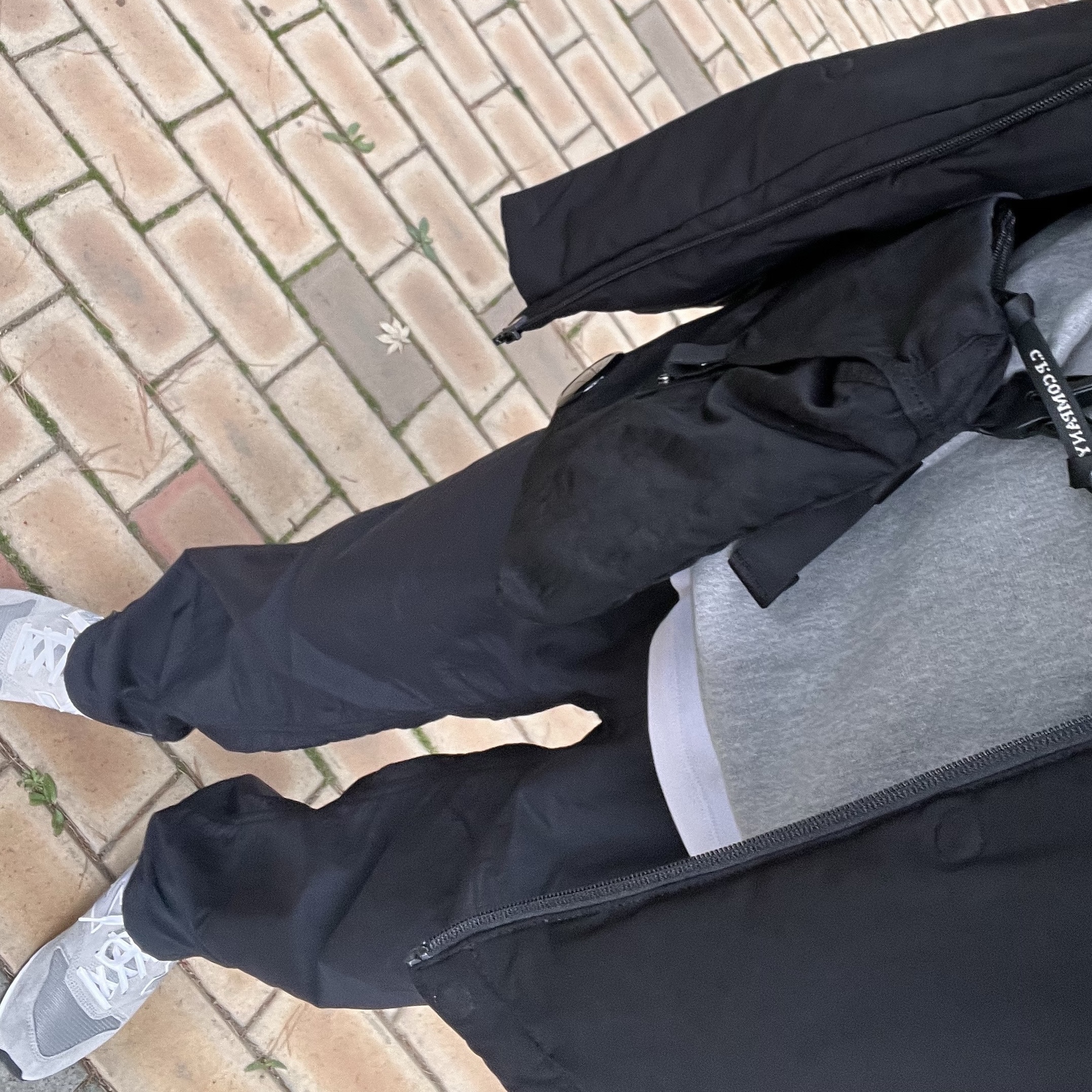 C.P. Company Nylon B Shoulder Pack Black, New Balance 996 Grey 착용 스타일