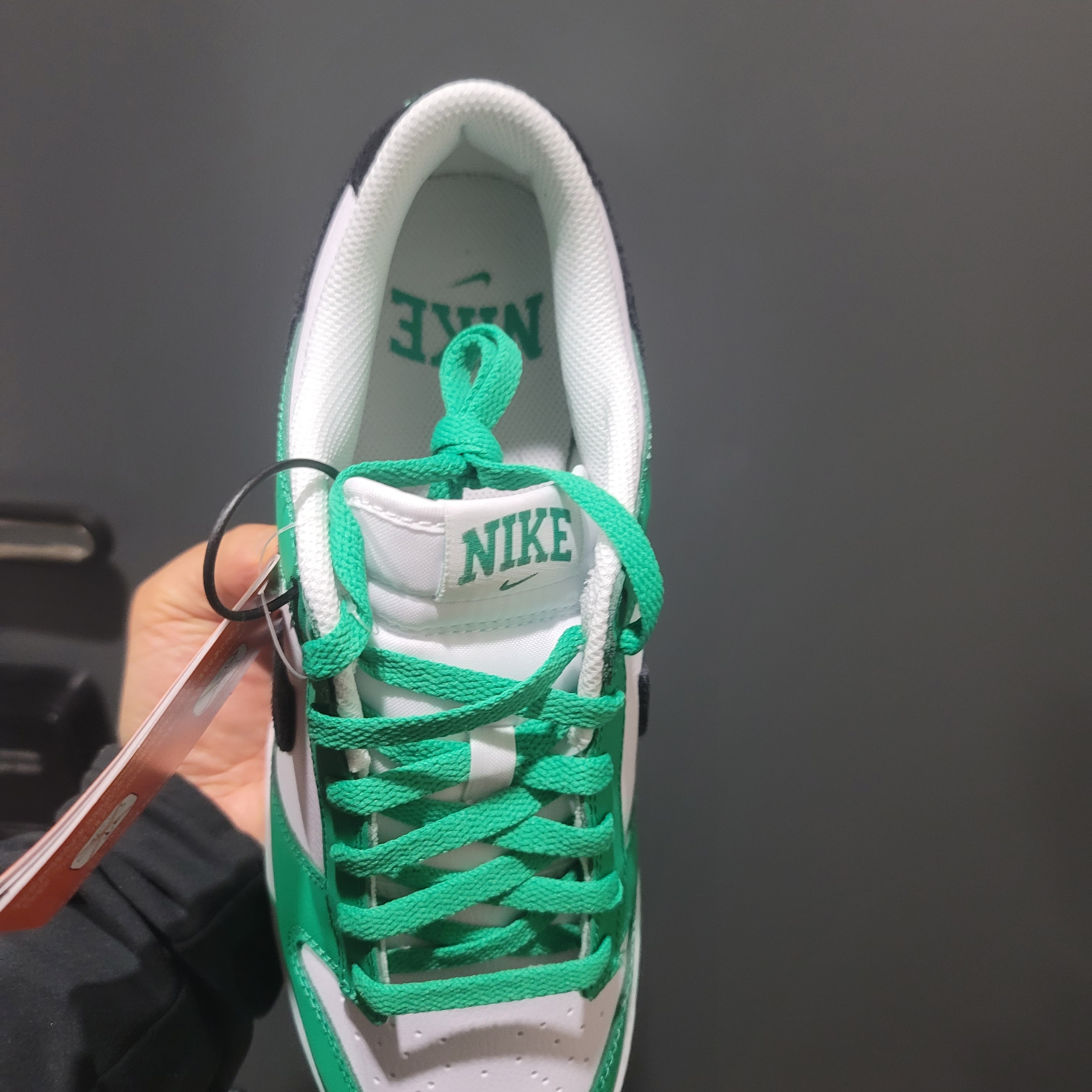 Nike Dunk Low White Green 착용 스타일 - 2