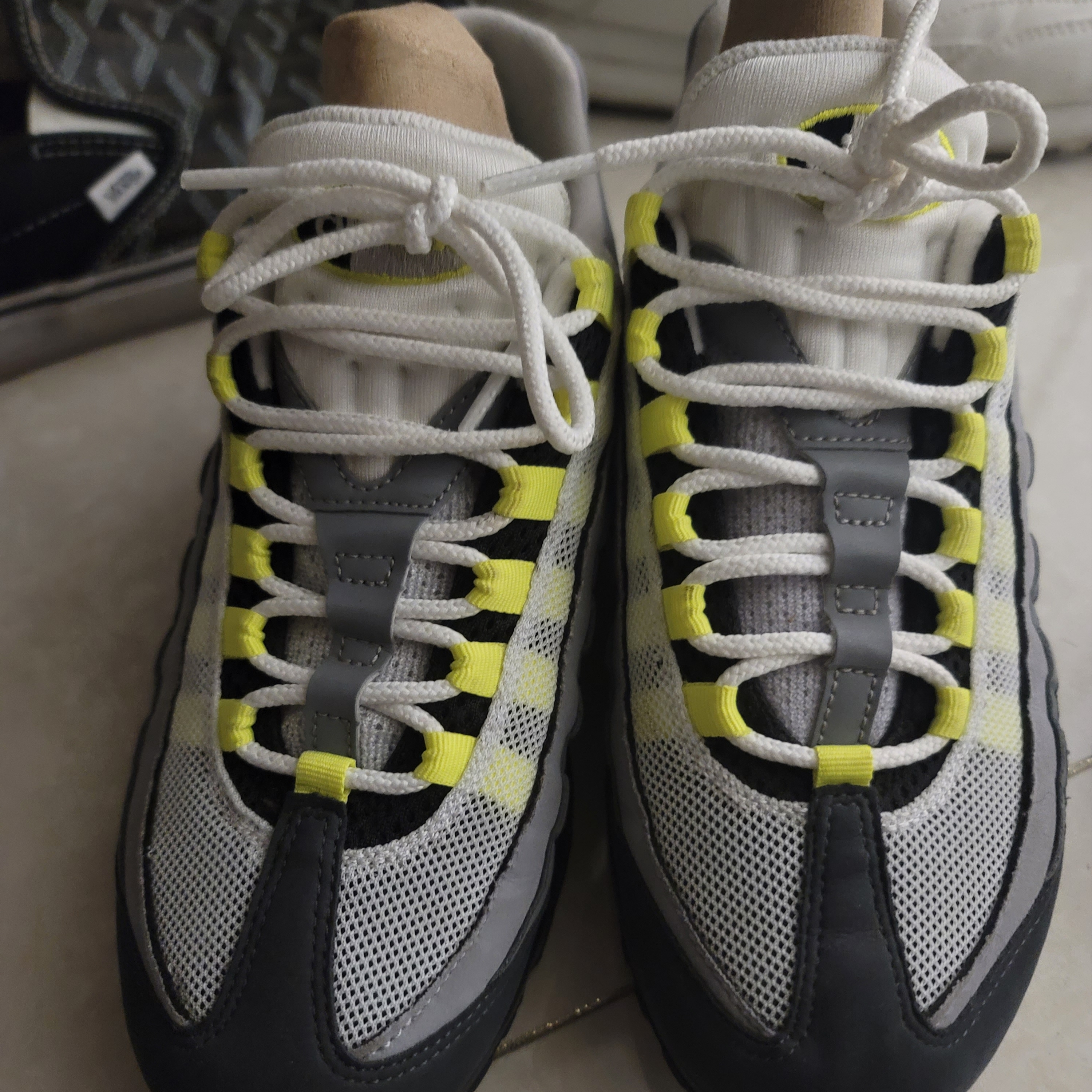 Nike Air Max 95 OG Neon Yellow 2020 착용 스타일