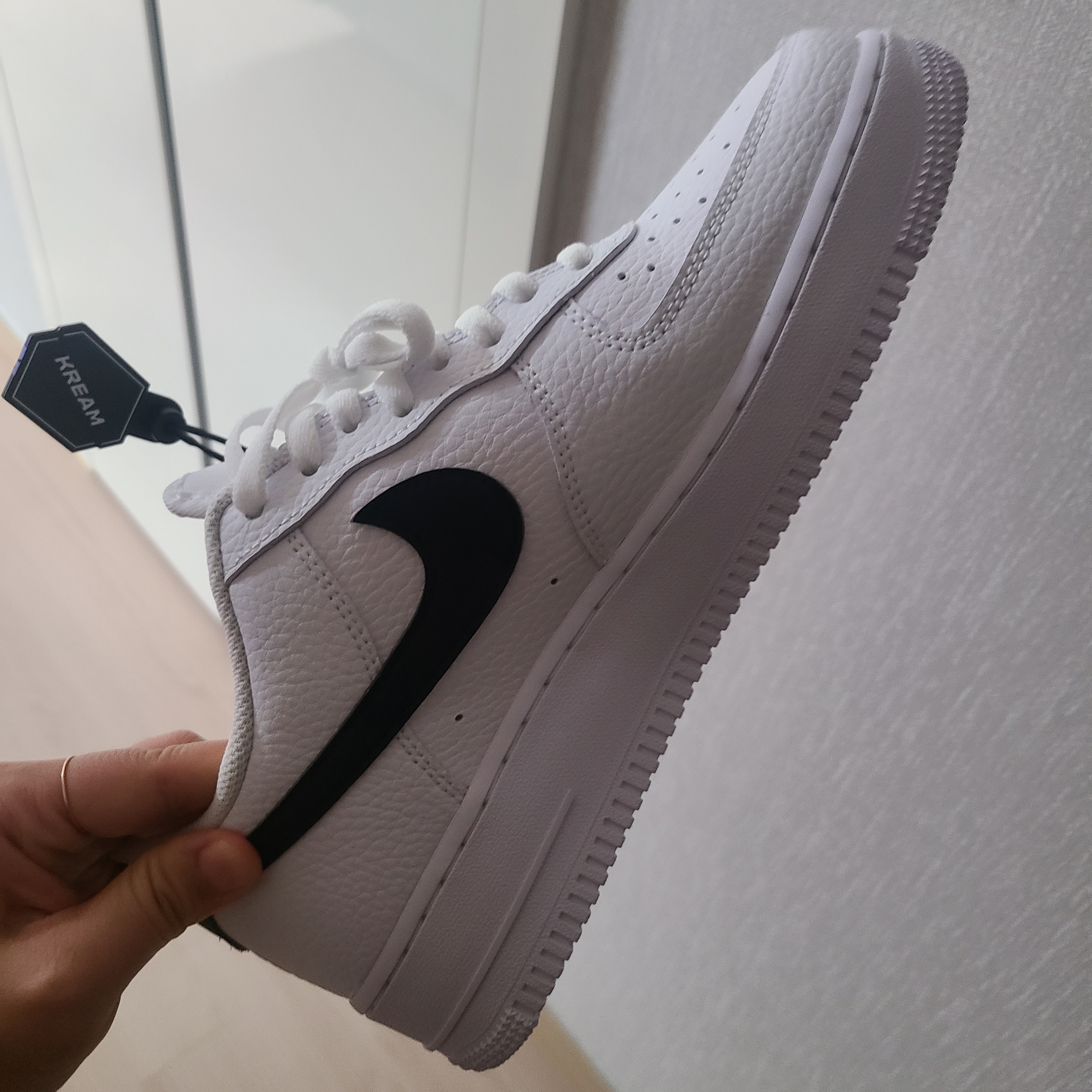 Nike Air Force 1 '07 White Black 착용 스타일