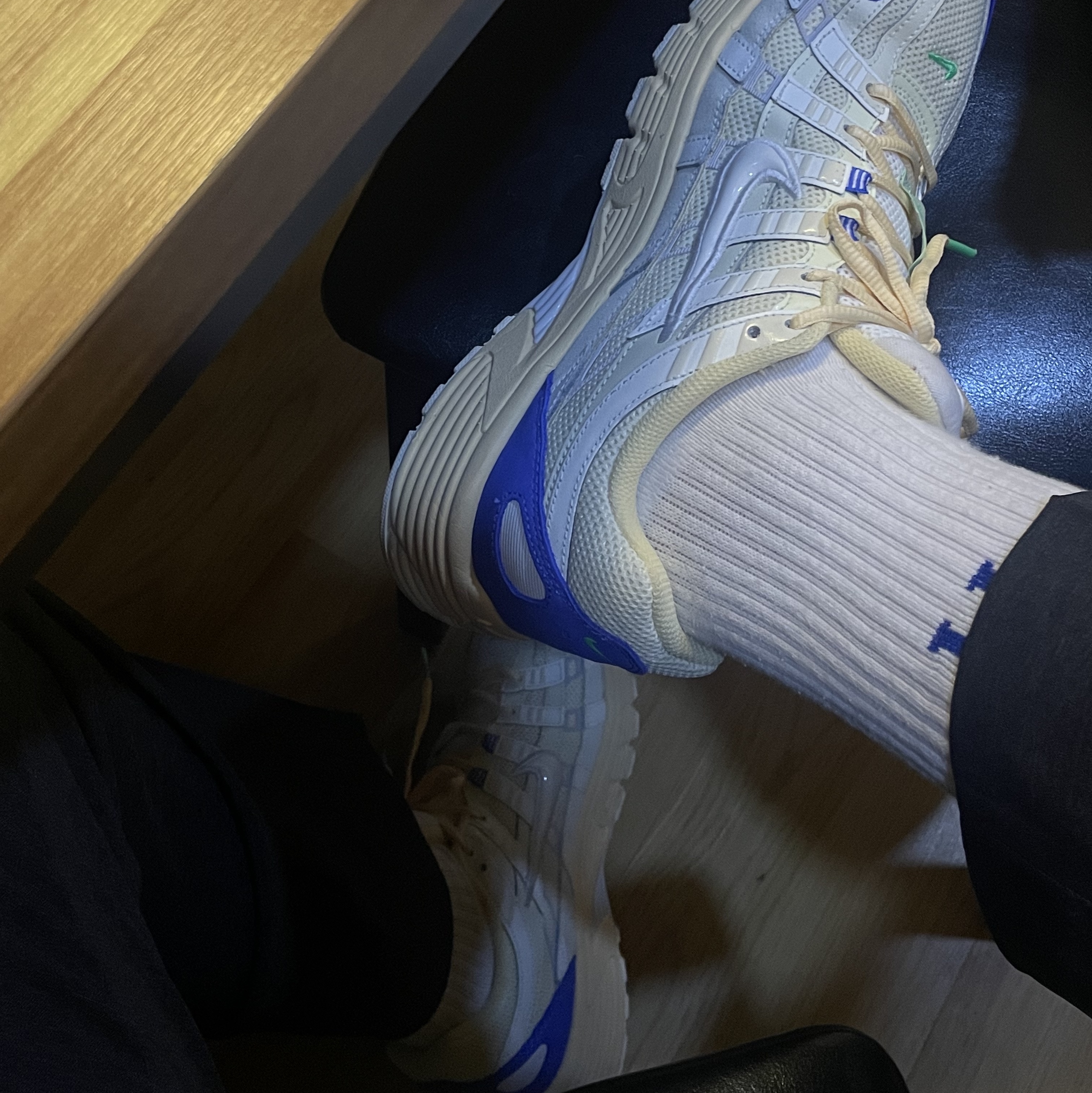 Nike P-6000 Coconut Milk Medium Blue 착용 스타일