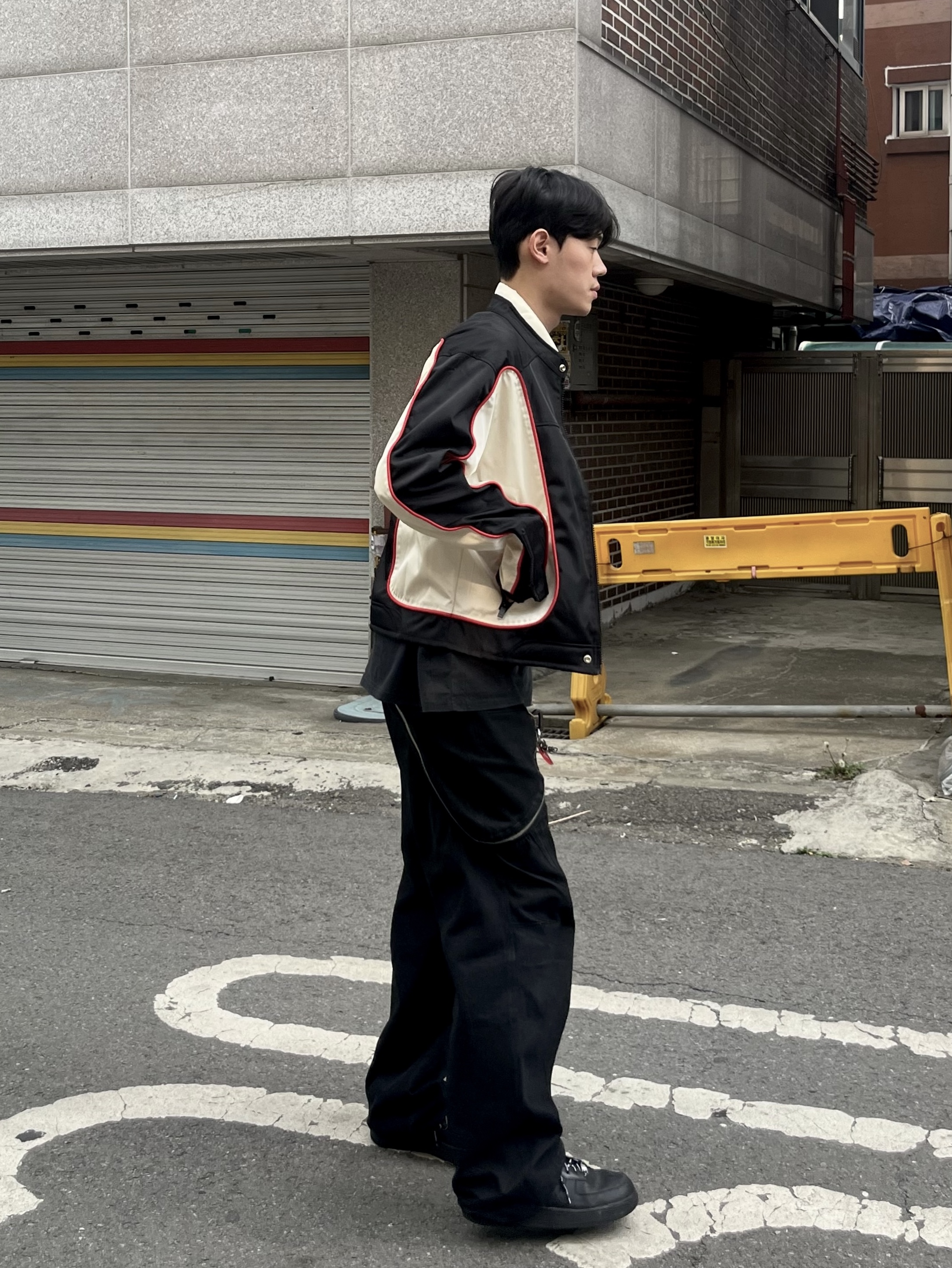 Diesel J-Blink Biker Jacket in Colour-Block Nylon Black White, Nike Air Force 1 '07 Low Triple Black 착용 스타일 - 3