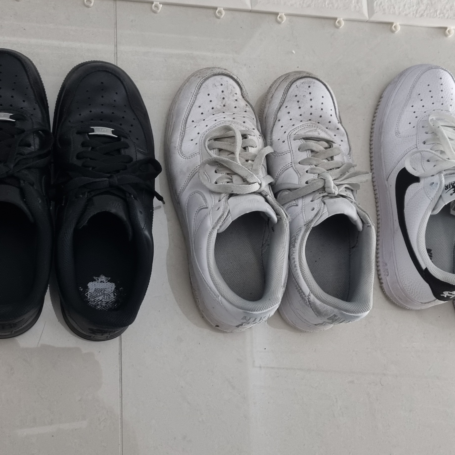 Nike Air Force 1 '07 Craft Triple White, Nike Air Force 1 '07 Low Triple Black 착용 스타일 - 2
