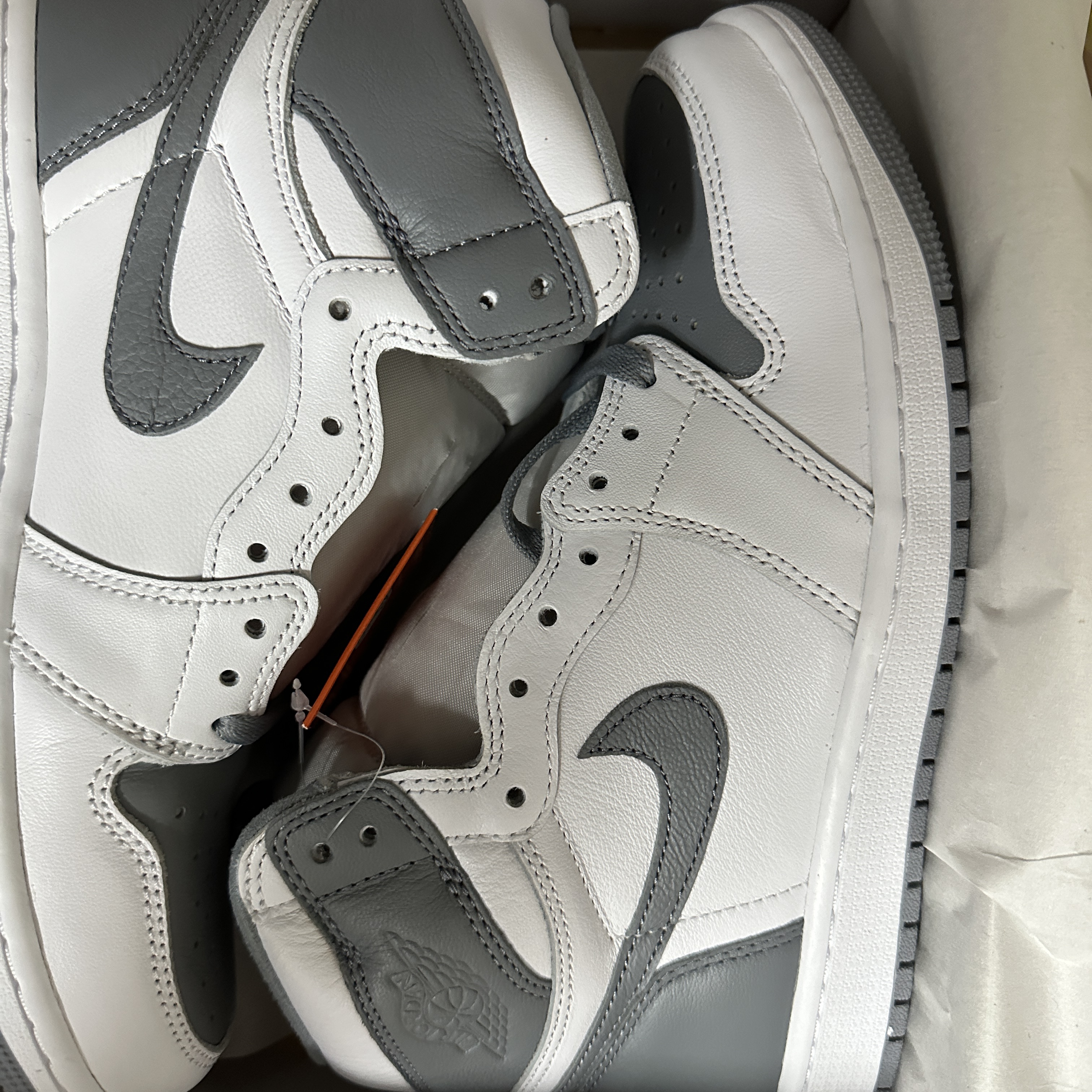 Jordan 1 Retro High OG Stealth 착용 스타일