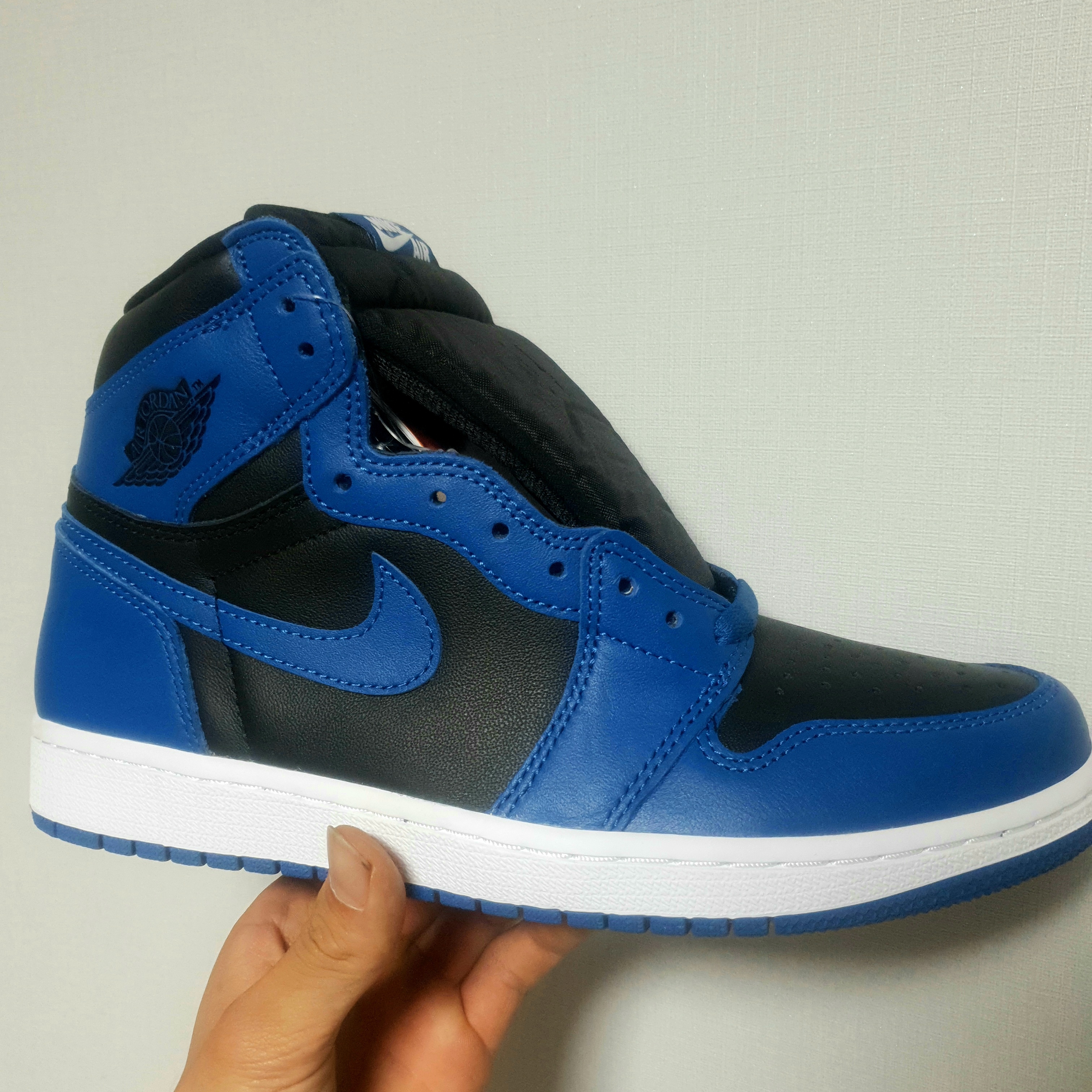 Jordan 1 Retro High OG Dark Marina Blue, Nike Air Force 1 '07 LV8 40th Anniversary Join Forces Sail Malachite 착용 스타일 - 3