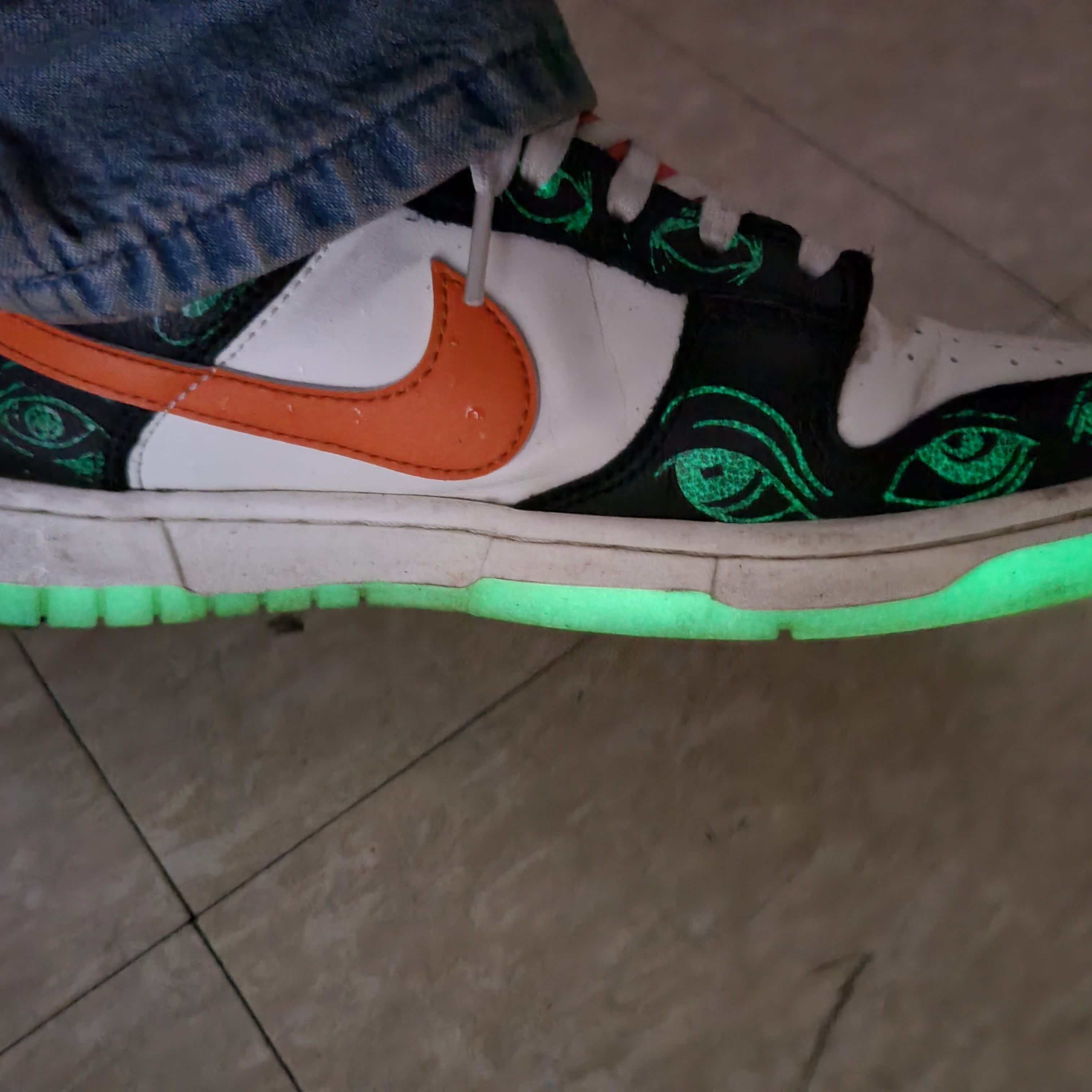 나이키 덩크 로우 레트로 프리미엄 할로윈, (GS) 나이키 덩크 로우 프리미엄 할로윈 착용 스타일 - 4