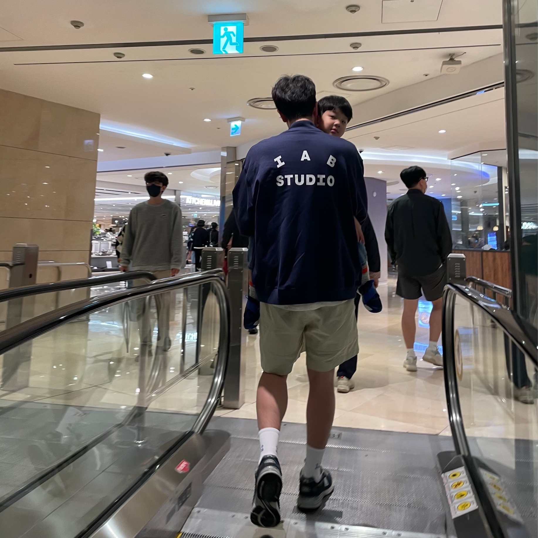 IAB Studio Cotton Stadium Jacket Navy - 21SS, (W) New Balance 993 Made in USA Navy - B Standard 착용 스타일 - 1
