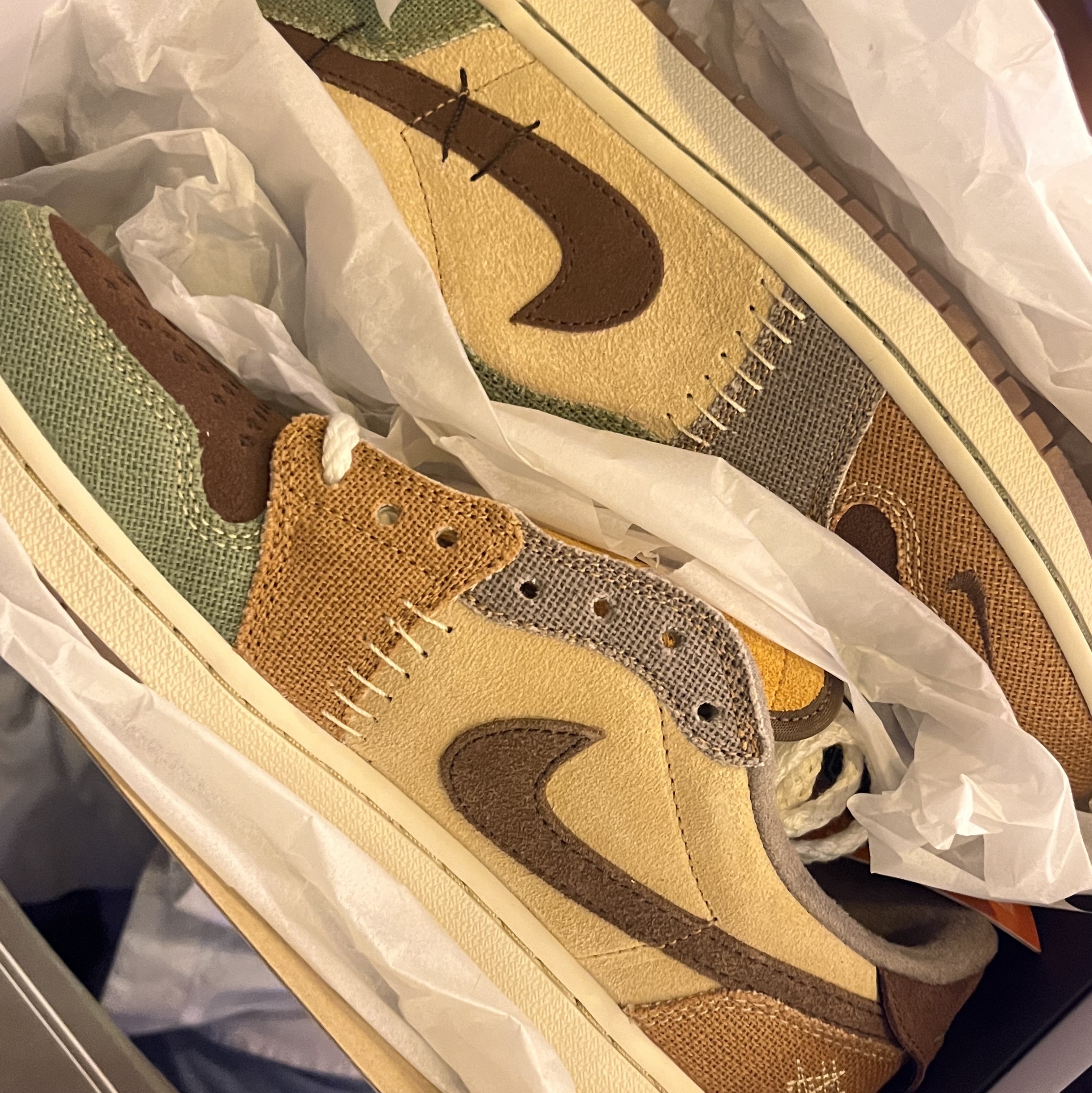 Jordan 1 x Zion Williamson Retro Low OG Flax and Oil Green 착용 스타일 - 2