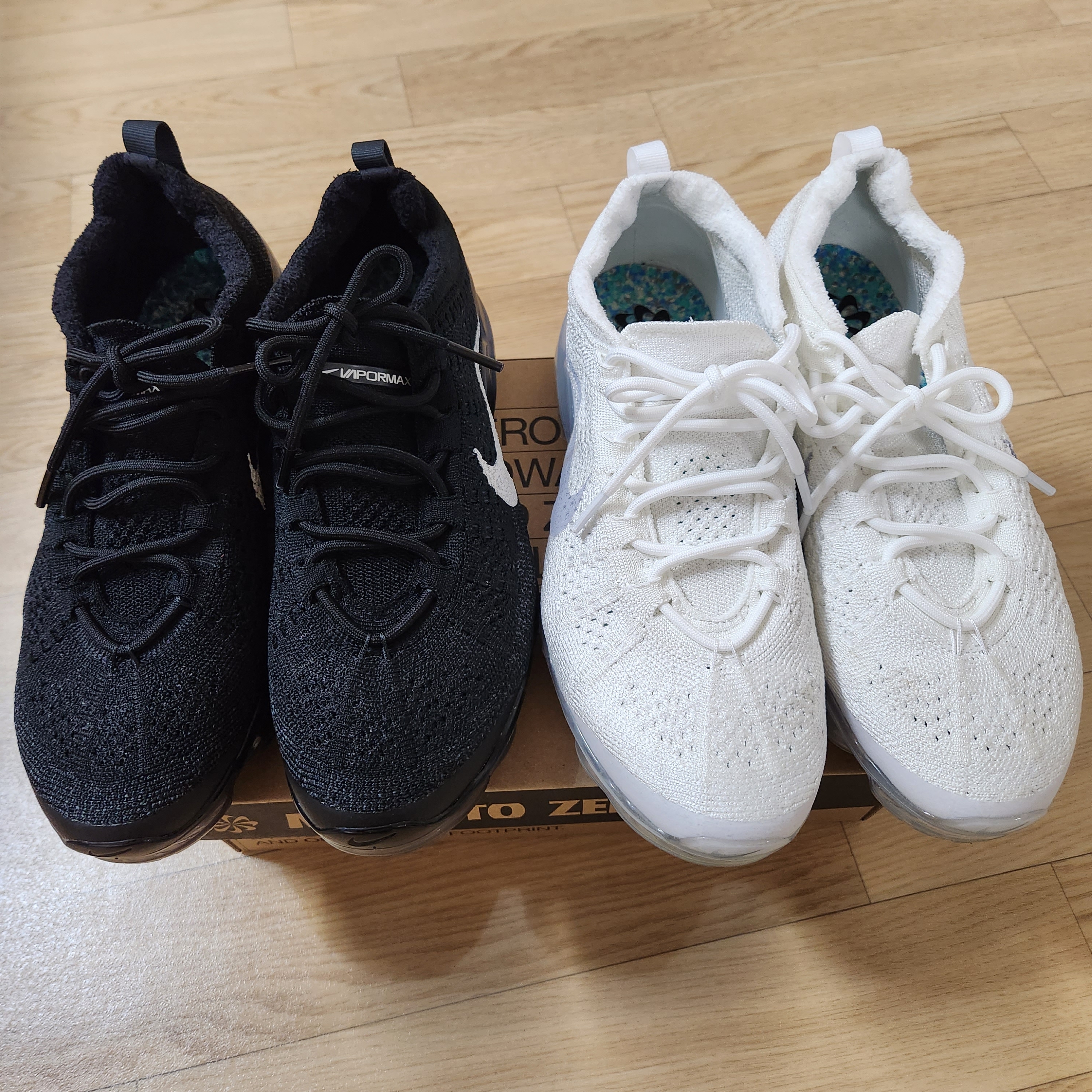 (W) Nike Air Vapormax 2023 Flyknit White 착용 스타일 - 2
