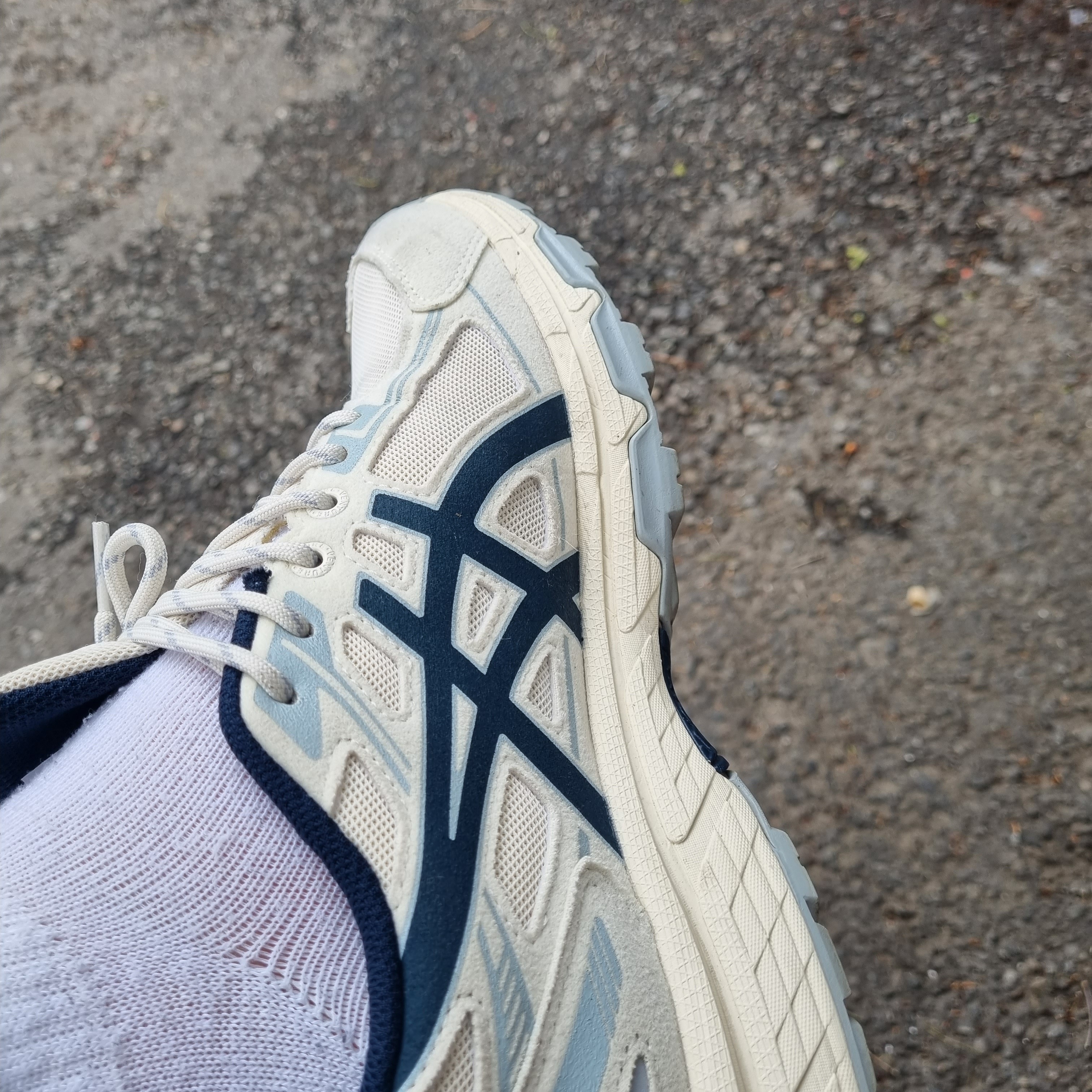 Asics Gel-Venture 6 SPS Birch French Blue 착용 스타일