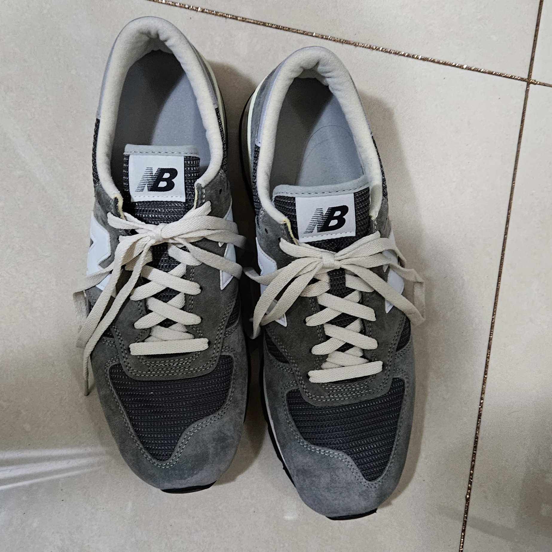 New Balance 990 Made in USA Grey 착용 스타일