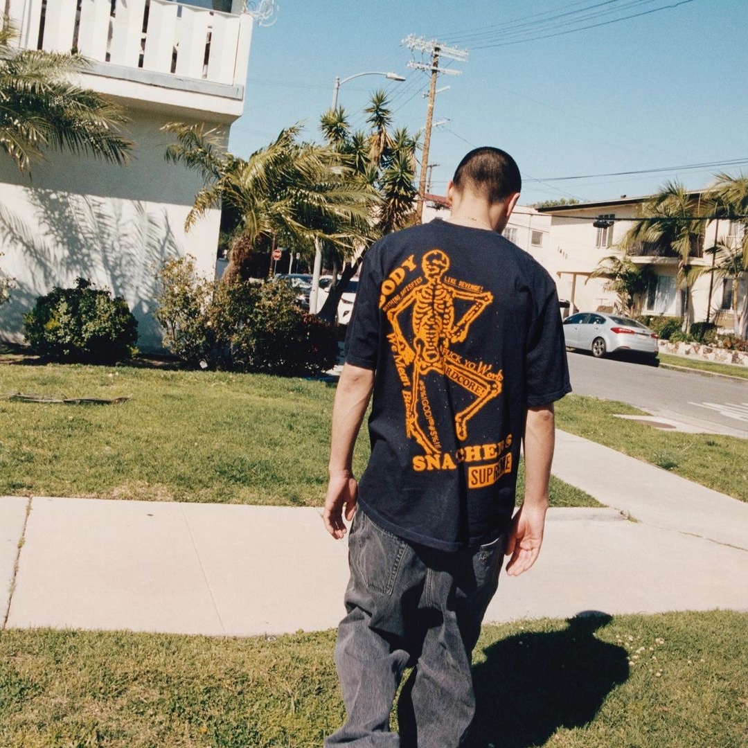 Supreme Body Snatchers T-Shirt Navy - 23SS 착용 스타일 - 2