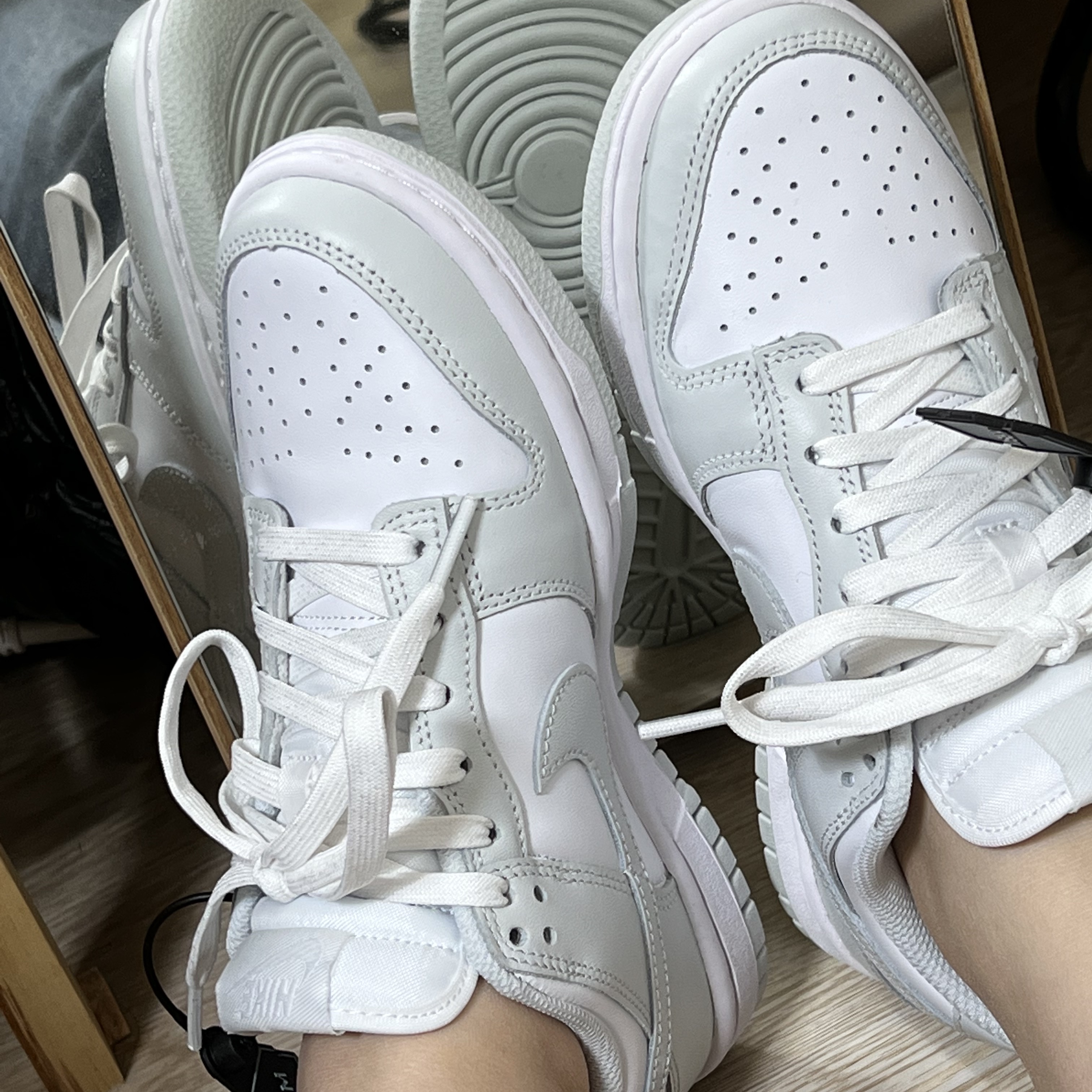 (W) Nike Dunk Low Photon Dust 착용 스타일