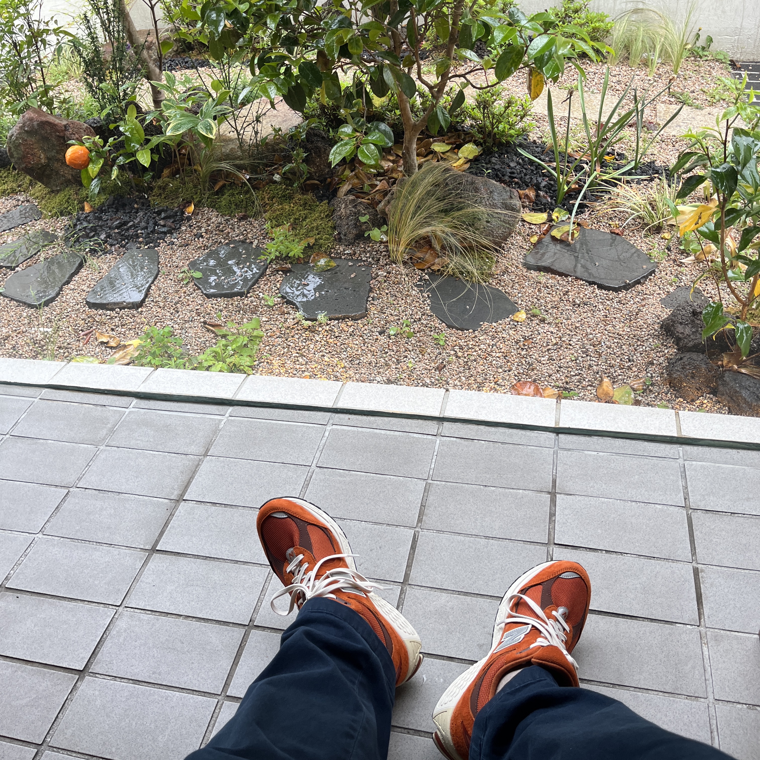 New Balance 2002R Rust Oxide 착용 스타일