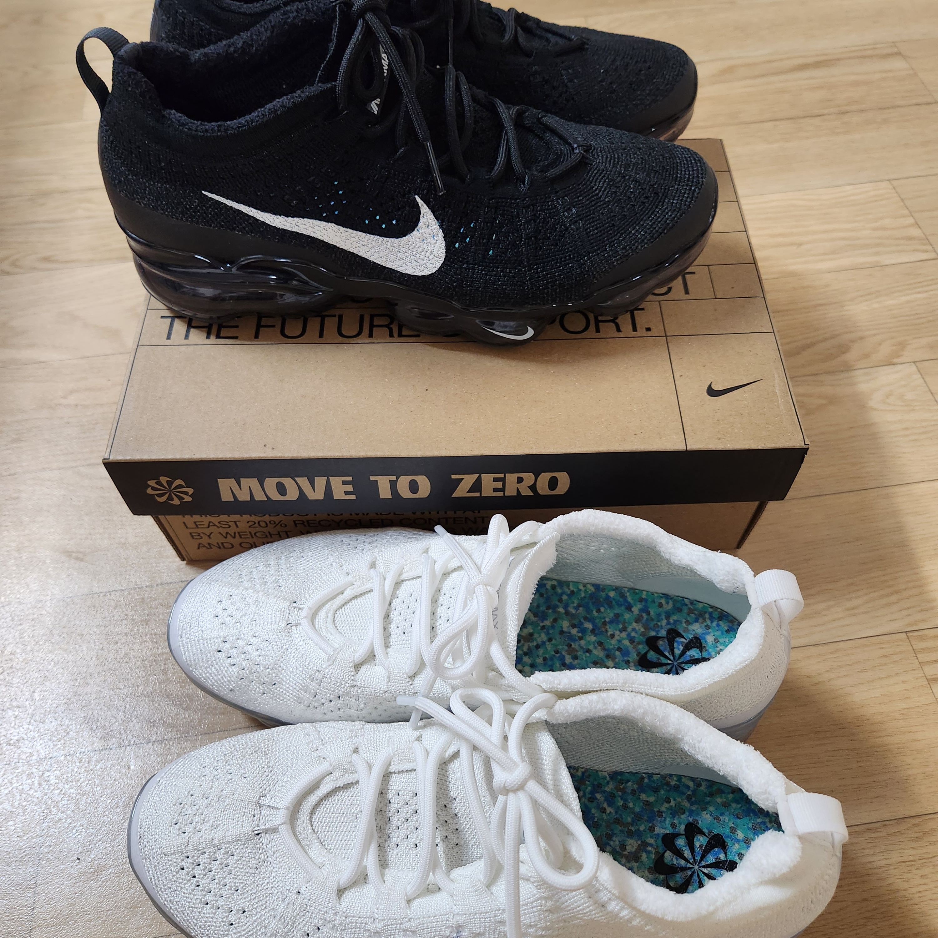 (W) Nike Air Vapormax 2023 Flyknit Anthracite 착용 스타일 - 2