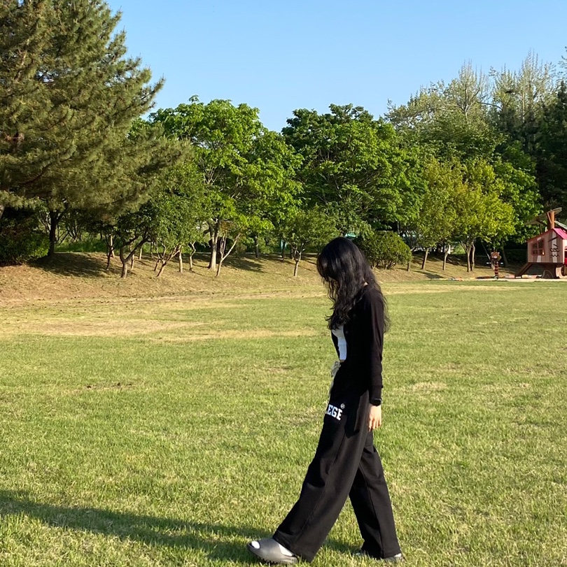 아디다스 이지 슬라이드 오닉스 착용 스타일 - 2