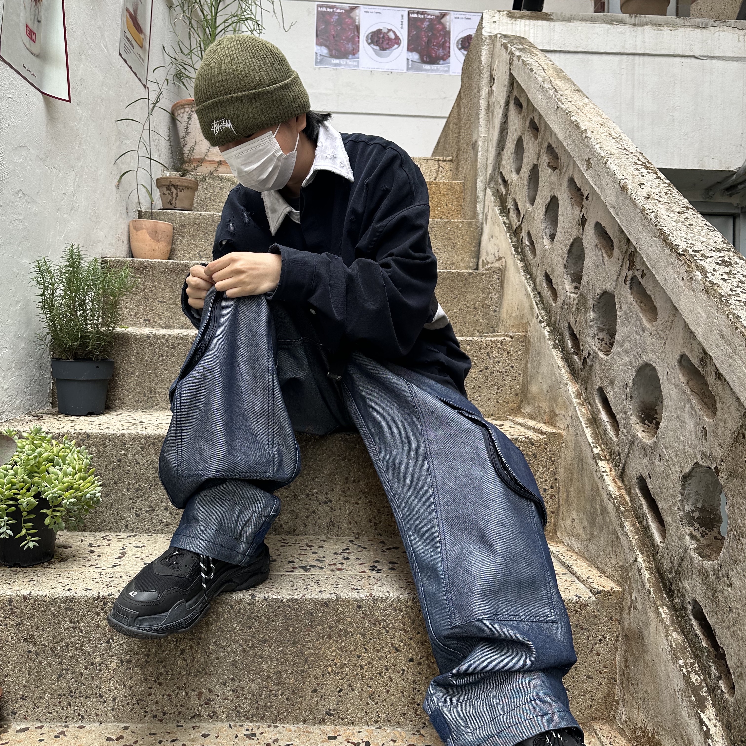 Project G/R Bullied Polo Shirts Navy, Balenciaga Triple S Trainer Triple Black 2021 착용 스타일 - 2