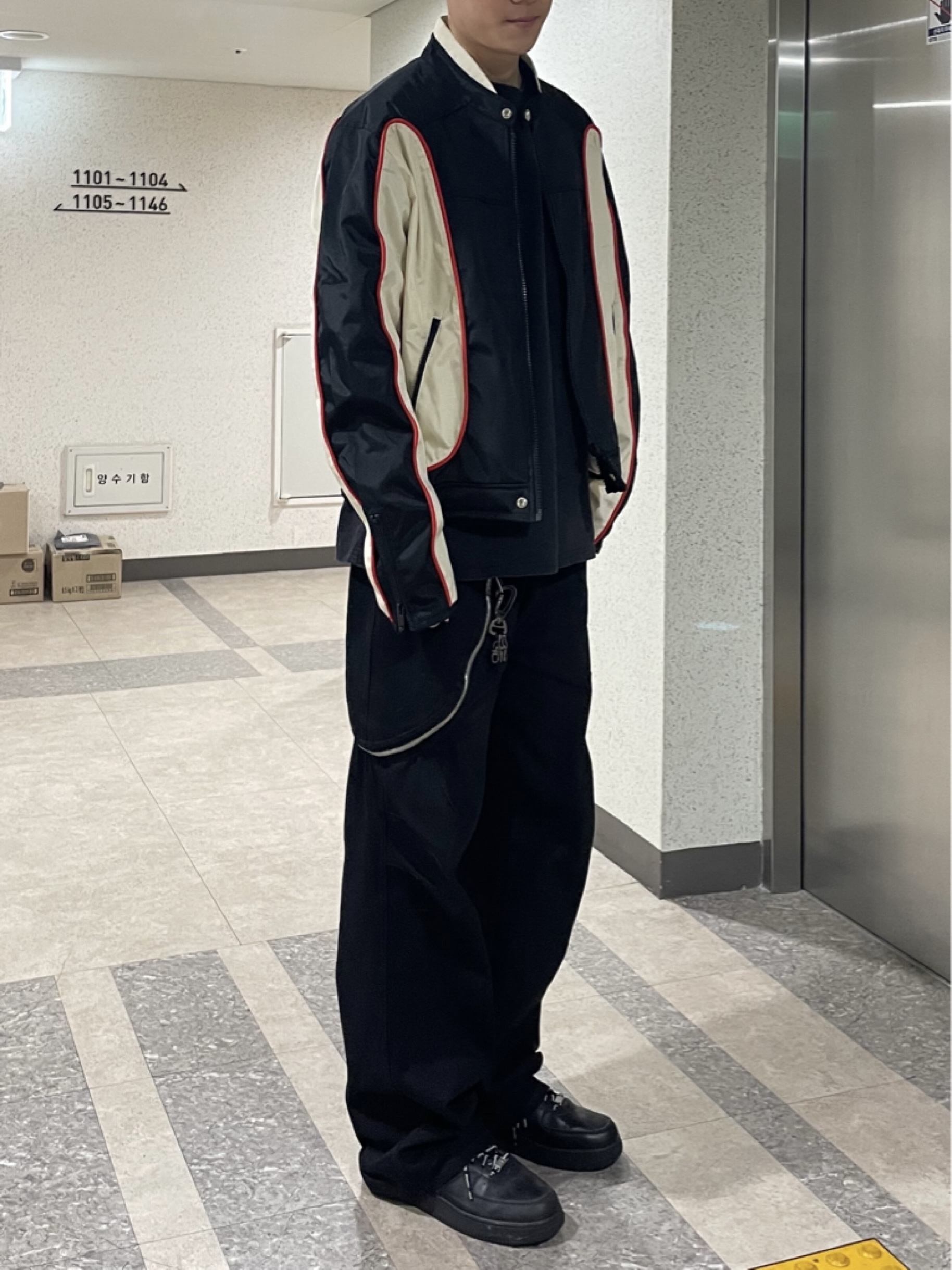 Diesel J-Blink Biker Jacket in Colour-Block Nylon Black White, Nike Air Force 1 '07 Low Triple Black 착용 스타일 - 4