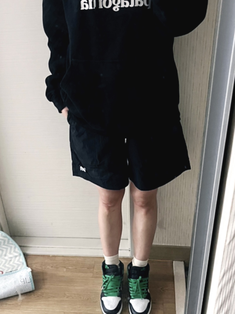 Jordan 1 Retro High OG Black and Lucky Green 착용 스타일