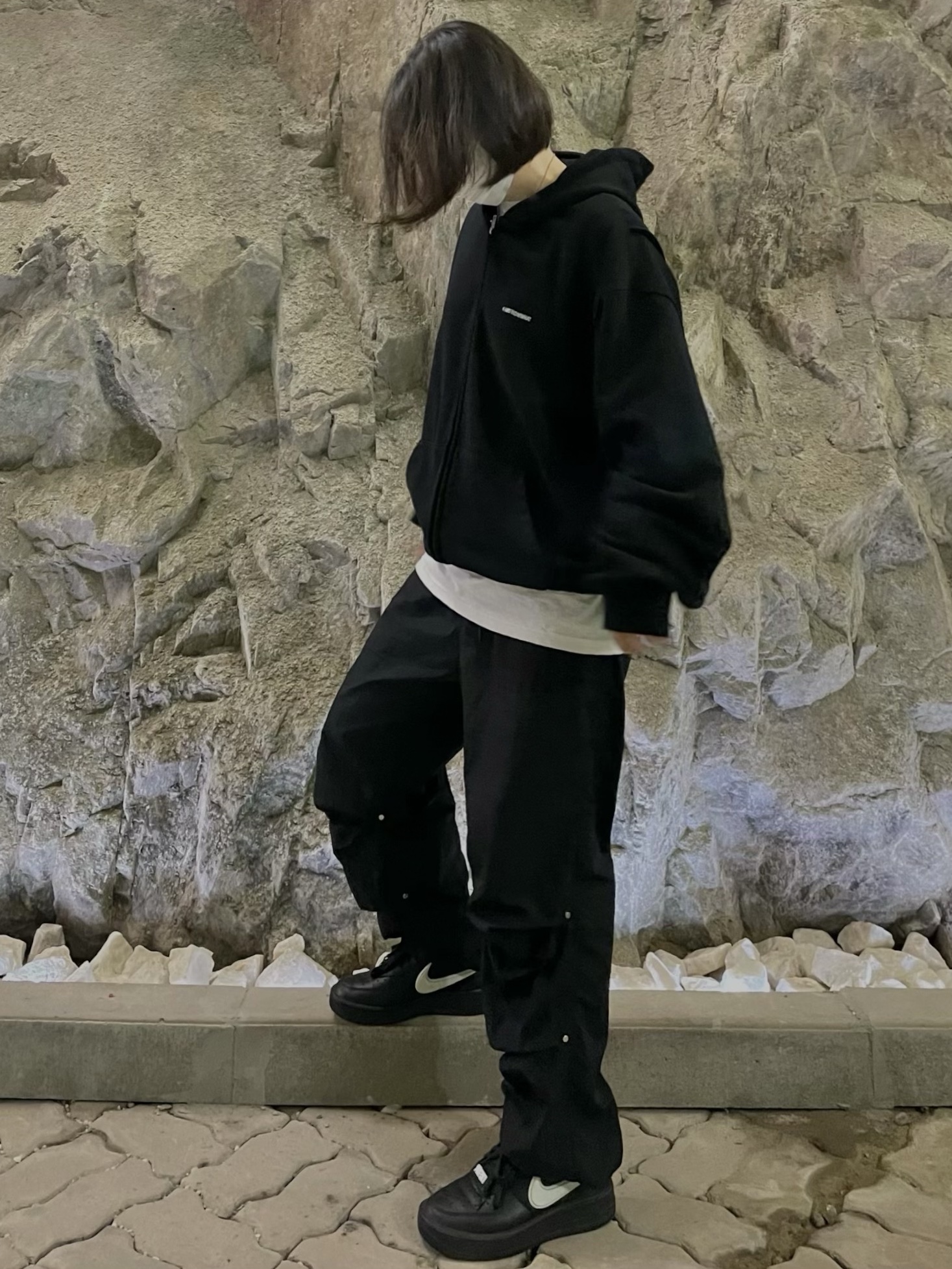 Nike x Ambush Air Force 1 Low SP Black, Stussy World Tour LS T-Shirt White 2023 착용 스타일