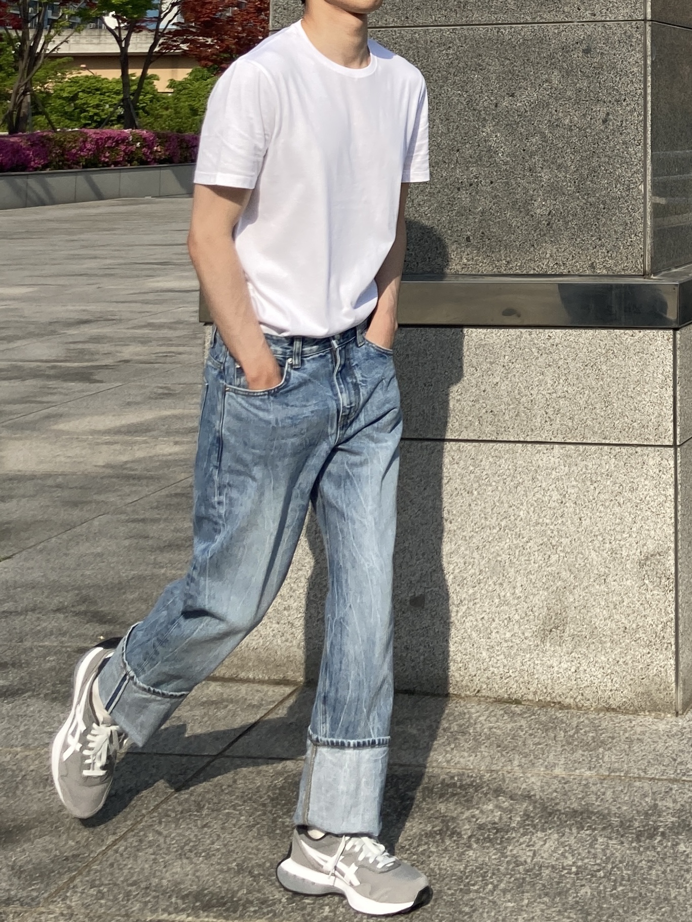 Asics Jogger X81 Clay Grey 착용 스타일 - 2