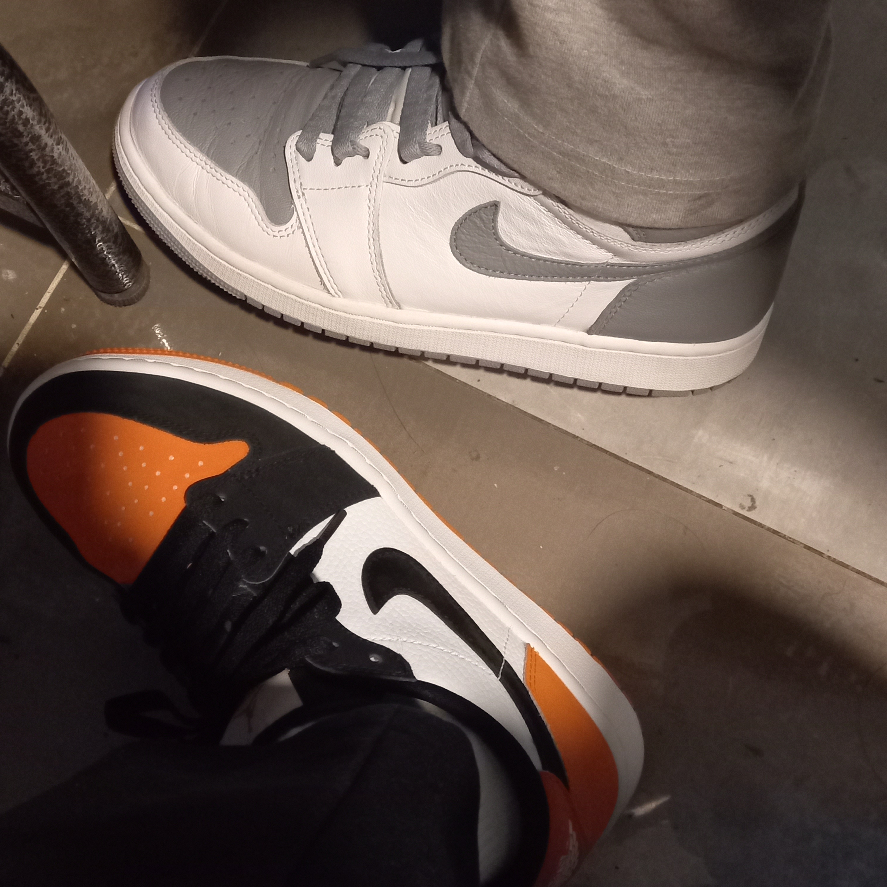 Jordan 1 Retro High OG Stealth, Jordan 1 Low Golf Starfish 착용 스타일